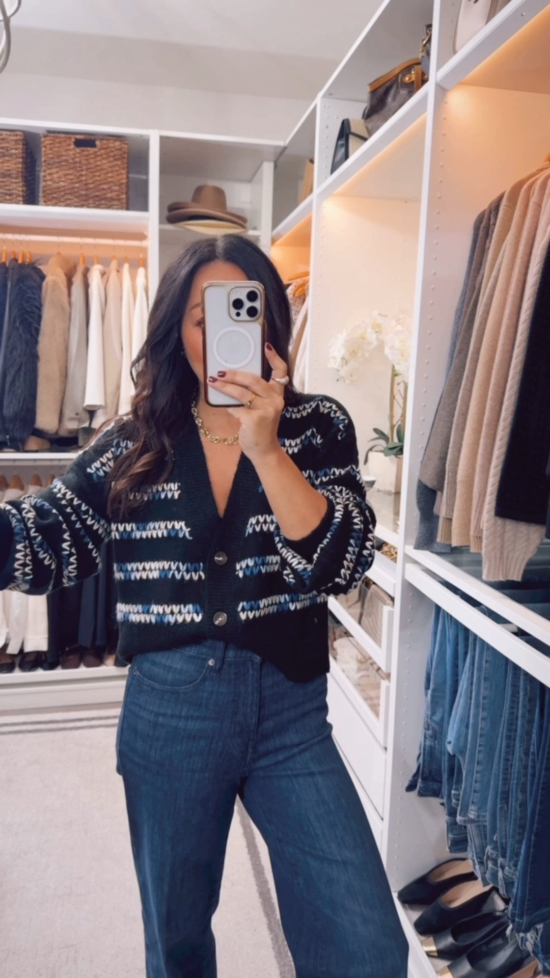 Relaxed fit cardigan ⭐️ fits TTS under $50🔥

#LTKFindsUnder50 #LTKOver40