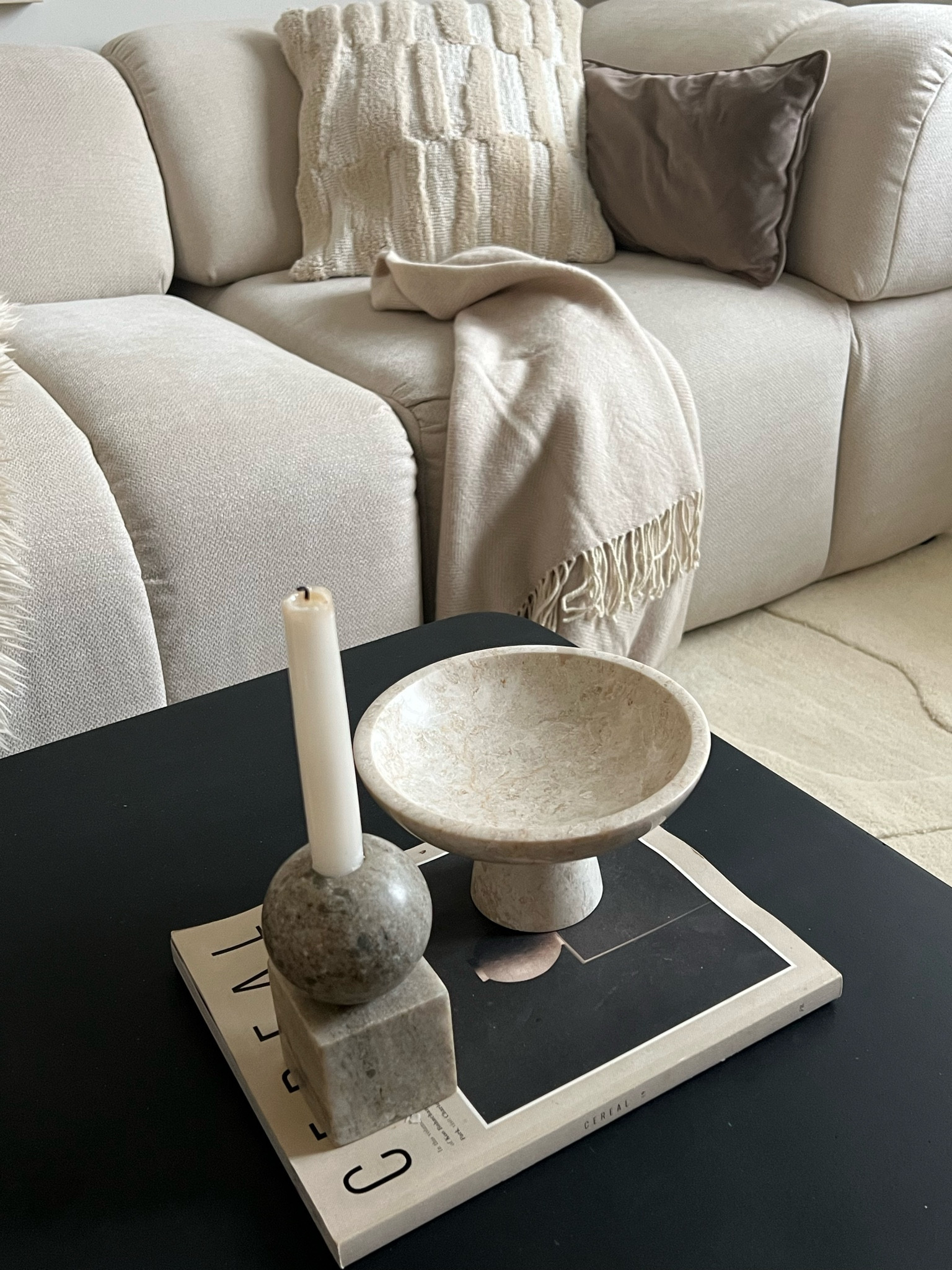 Marble decor 

H&M marble candle holder, marble bowl, home decor, neutral decor  

#LTKuk #LTKeurope #LTKhome