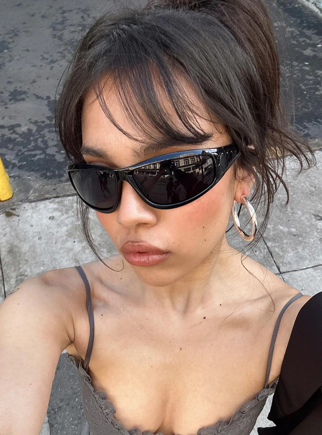 Mora Sunglasses Black | Princess Polly US