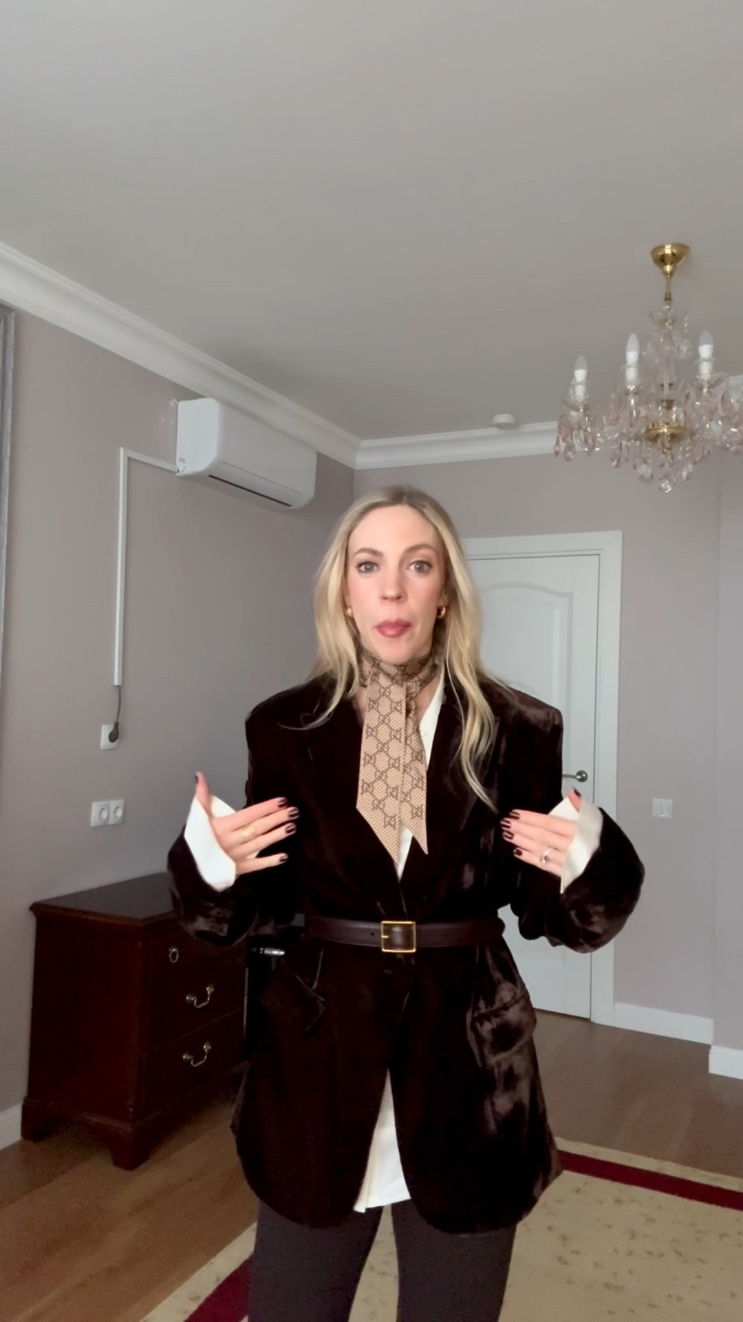 Velvet blazer on sale 30% off with code HOLIDAY30

Chocolate brown velvet blazer, work wear outfit, Gucci silk scarf, Zara dark brown leggings, dark brown lug sole riding boots, office look

#LTKSaleAlert #LTKWorkwear #LTKHoliday