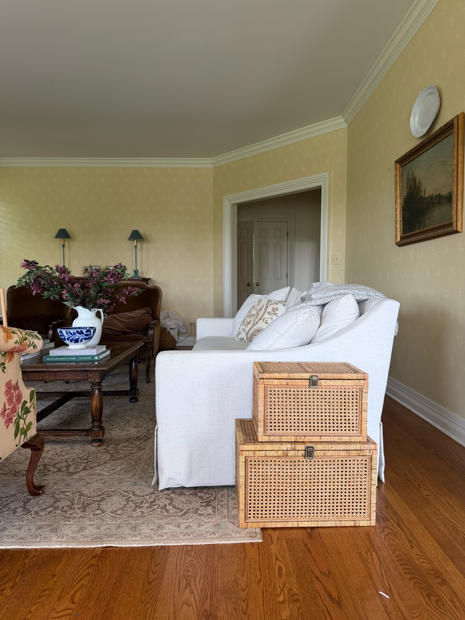 #Ad | Fall is starting to sneak its way into our home 🍂🤎 I rounded up some of my favorite Wayfair finds for the season — warm textures, rich tones, cozy layers and those little collected details that make a home feel extra inviting this time of year!

Comment FALL for the links! 
#WayfairPartner #wayfair @Wayfair @Shop.LTK, #liketkit, liketk.it/xx

#LTKHome