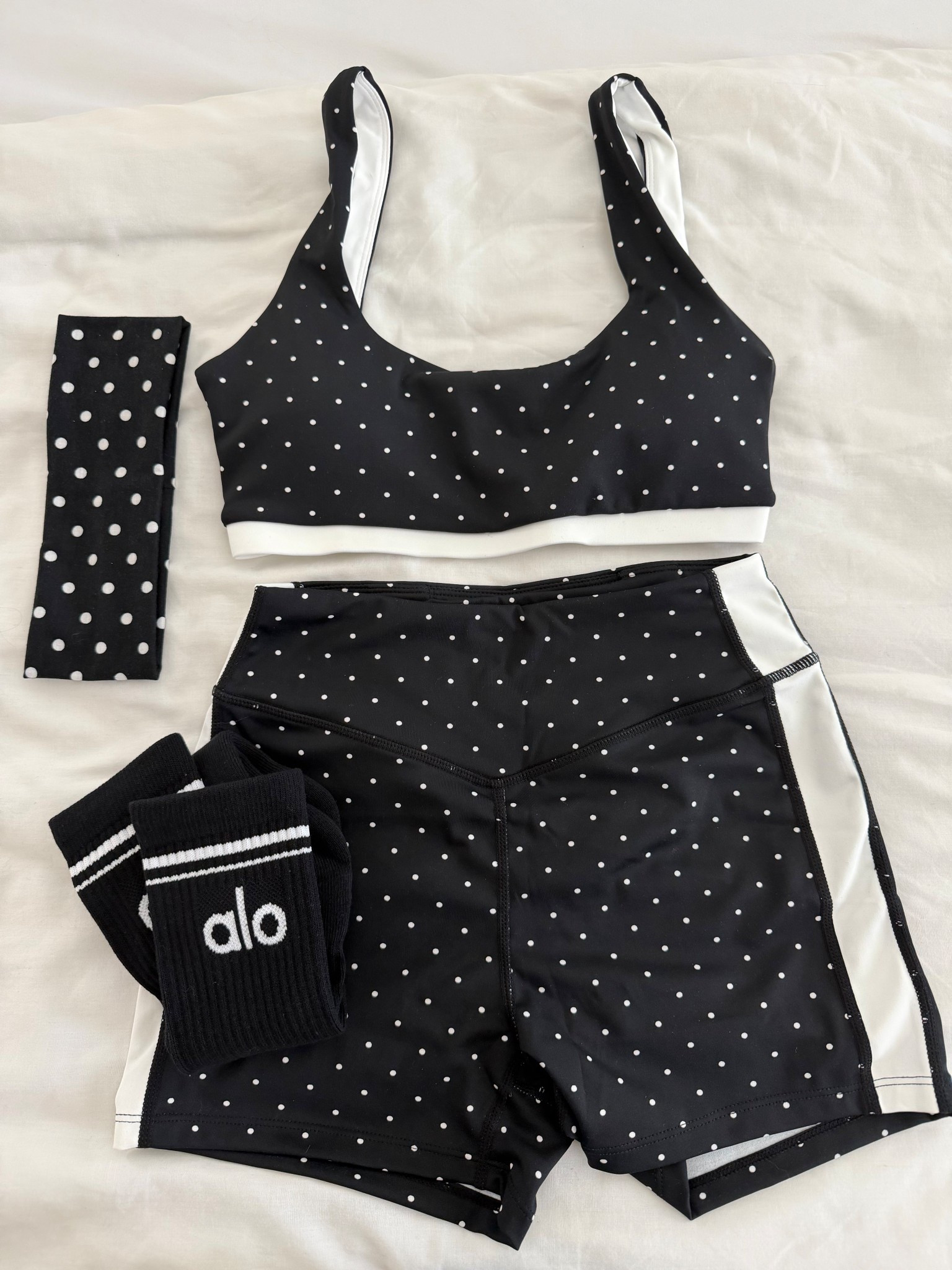 Cutest monochrome gym set 🖤🤍🖤

Polka dots, Pilates outfit, running outfit, workout outfit, gym outfit, workout set, two piece set, headband, socks.

#LTKfitnessgoals #LTKootd #LTKPetite