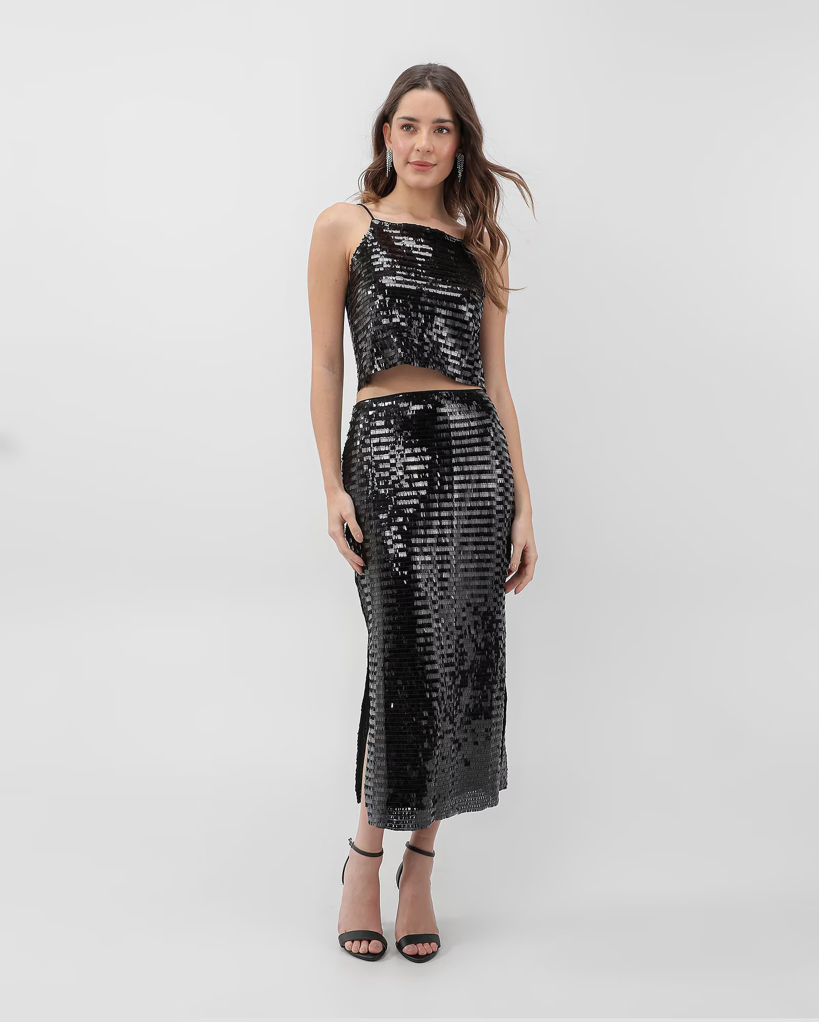 Saia midi com paetê e fenda preta | AK by Riachuelo | Riachuelo (BR)
