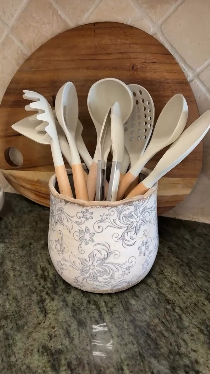 Say “shop” and I’ll send the details! 🩷

It looks so pretty on the counter 😍 #tuscanplanter #kitchendecor #kitchenorganization #homefinds #kitchenfinds

#LTKHome #LTKSaleAlert #LTKMothersDay