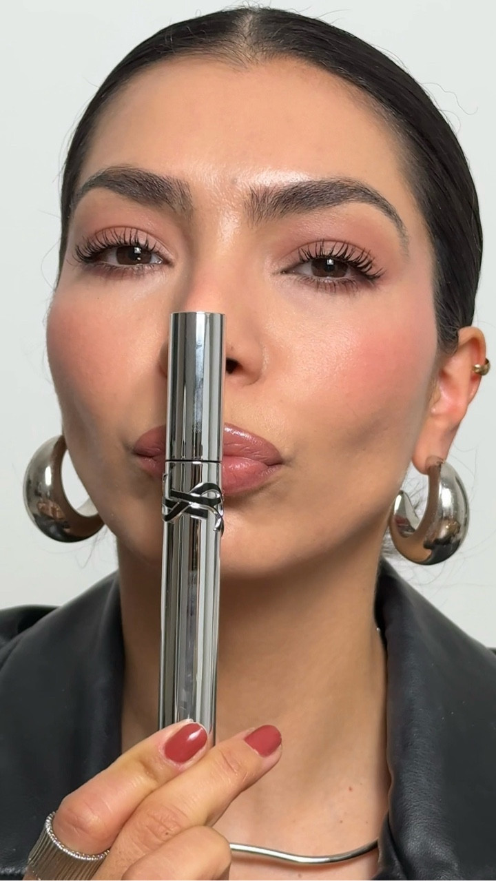 Quem precisa de cílios postiços quando se tem a lash latex da @yslbeauty ? 
O pode de uma máscara boa é imbatível 😍
Já salva para testar depois ! 
Link LTK 
#mascara #mascaradecilios #lashes #cílios #makeup