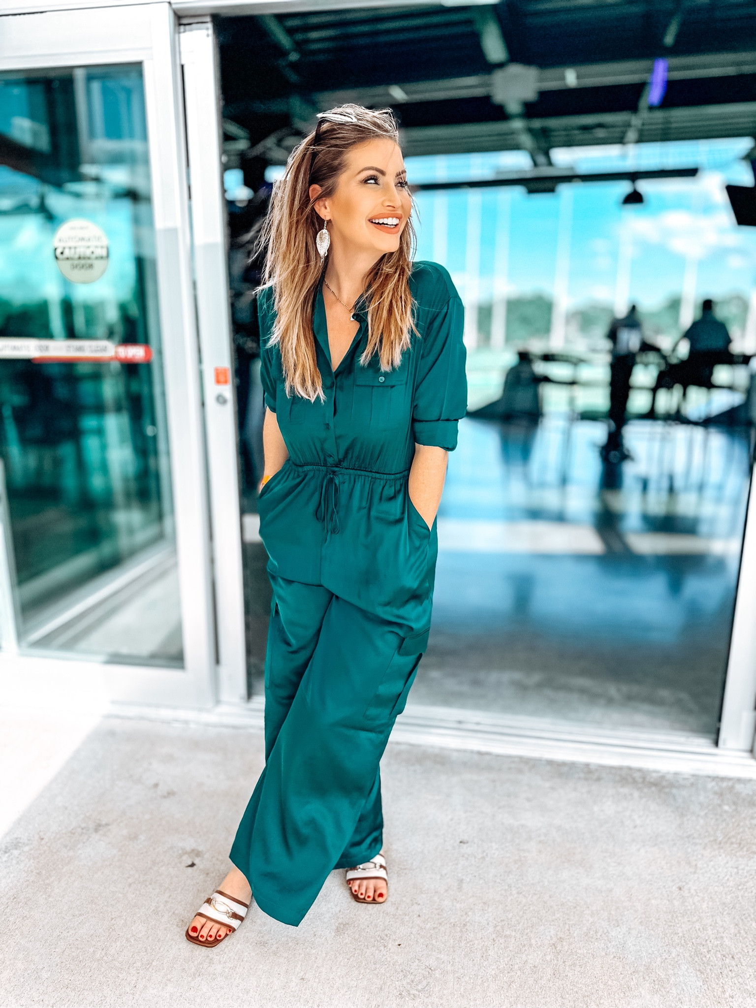 I love this emerald green jumpsuit from Express! 🦚