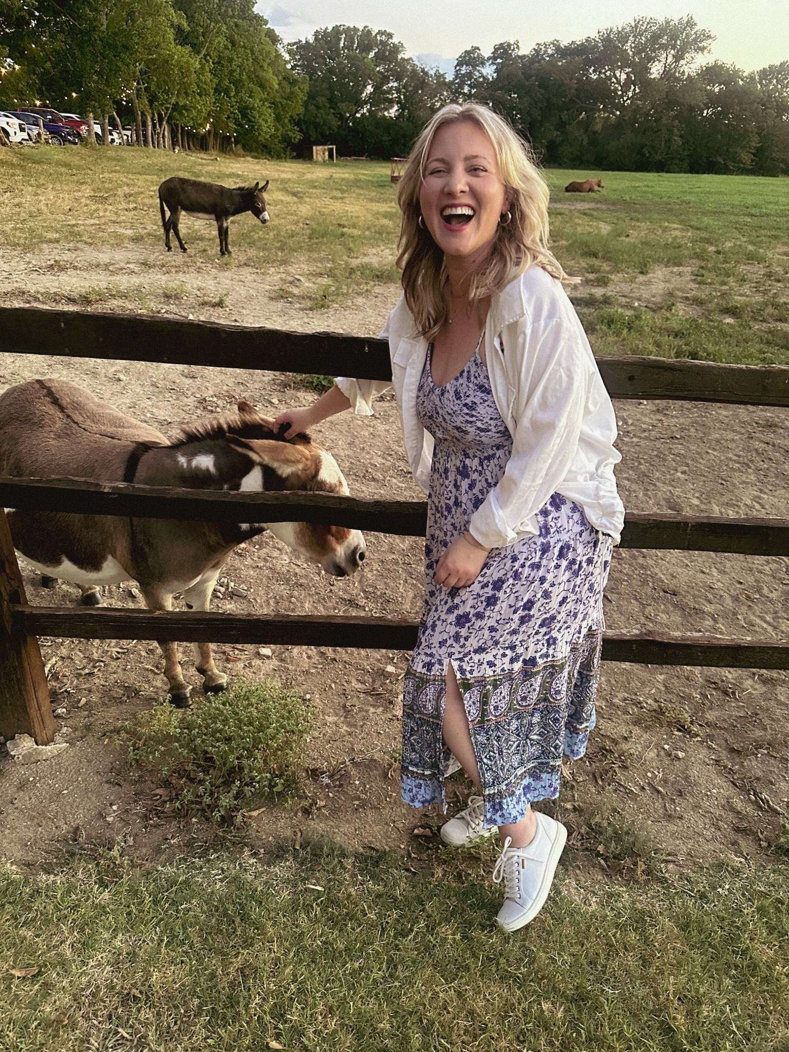 Love how this outfit turned out for a cover band concert night at a barn vineyard! It’s still warm in Texas, so I went with a breezy summer maxi dress, and a lightweight white cropped jacket for when the sun was setting and it got a little cooler. This white cropped summer jacket is my go to for elevating a look or taking an outfit easily from summer to fall for those transitional fall outfits!

#LTKMidsize #LTKFindsUnder50 #LTKStyleTip