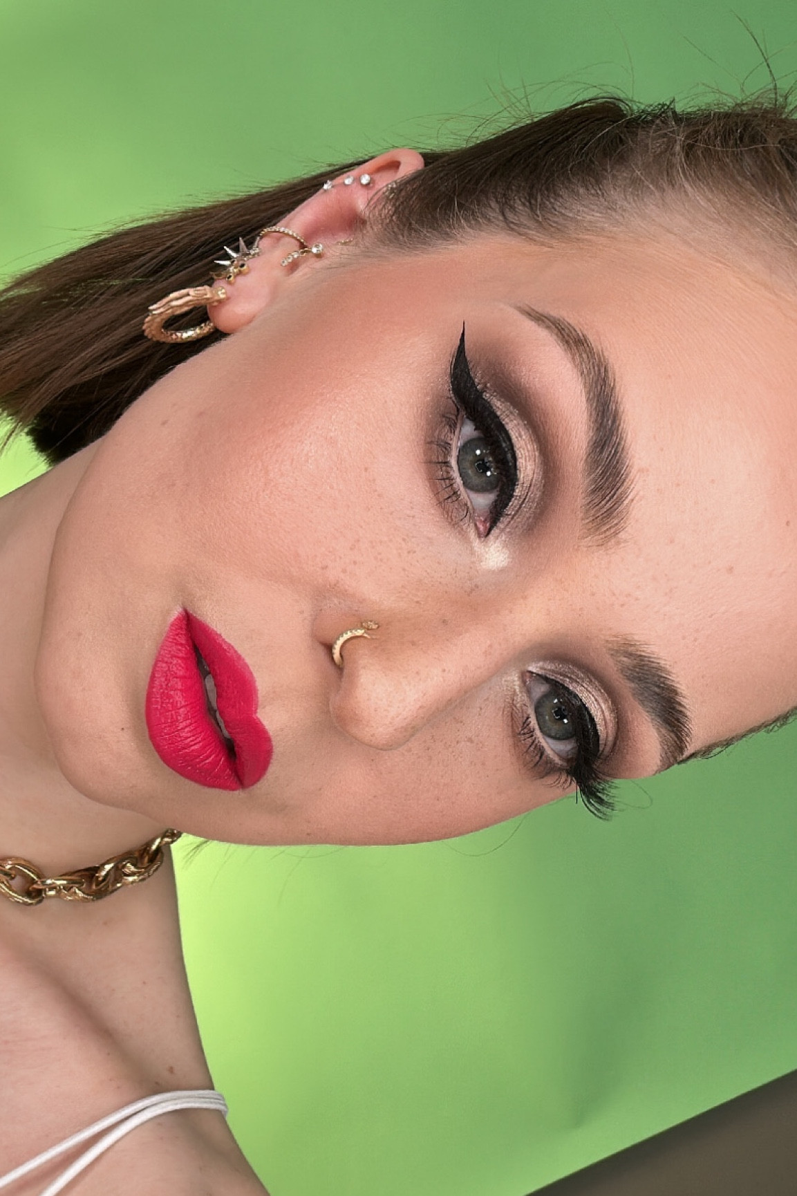 Le combo lèvres parfait pour l’été !
1. J’applique le crayon l’oreal 111 en contour
2. Je mets une couche de Mac relentlessly red
3. Je finis avec une couche de l’oreal color riche 111

Lipstick, Summer lips, red lips, rouge à lèvres, gloss, marioncameleon, Marion Cameleon, #marioncameleon 

#LTKbeauty #LTKFind #LTKstyletip