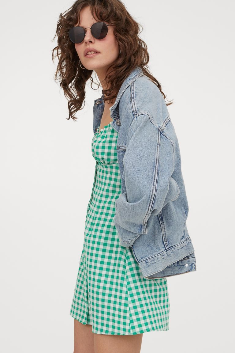 Short, A-line dress in stretch seersucker. Square, ruffle-trimmed neckline with narrow, covered e... | H&M (US + CA)