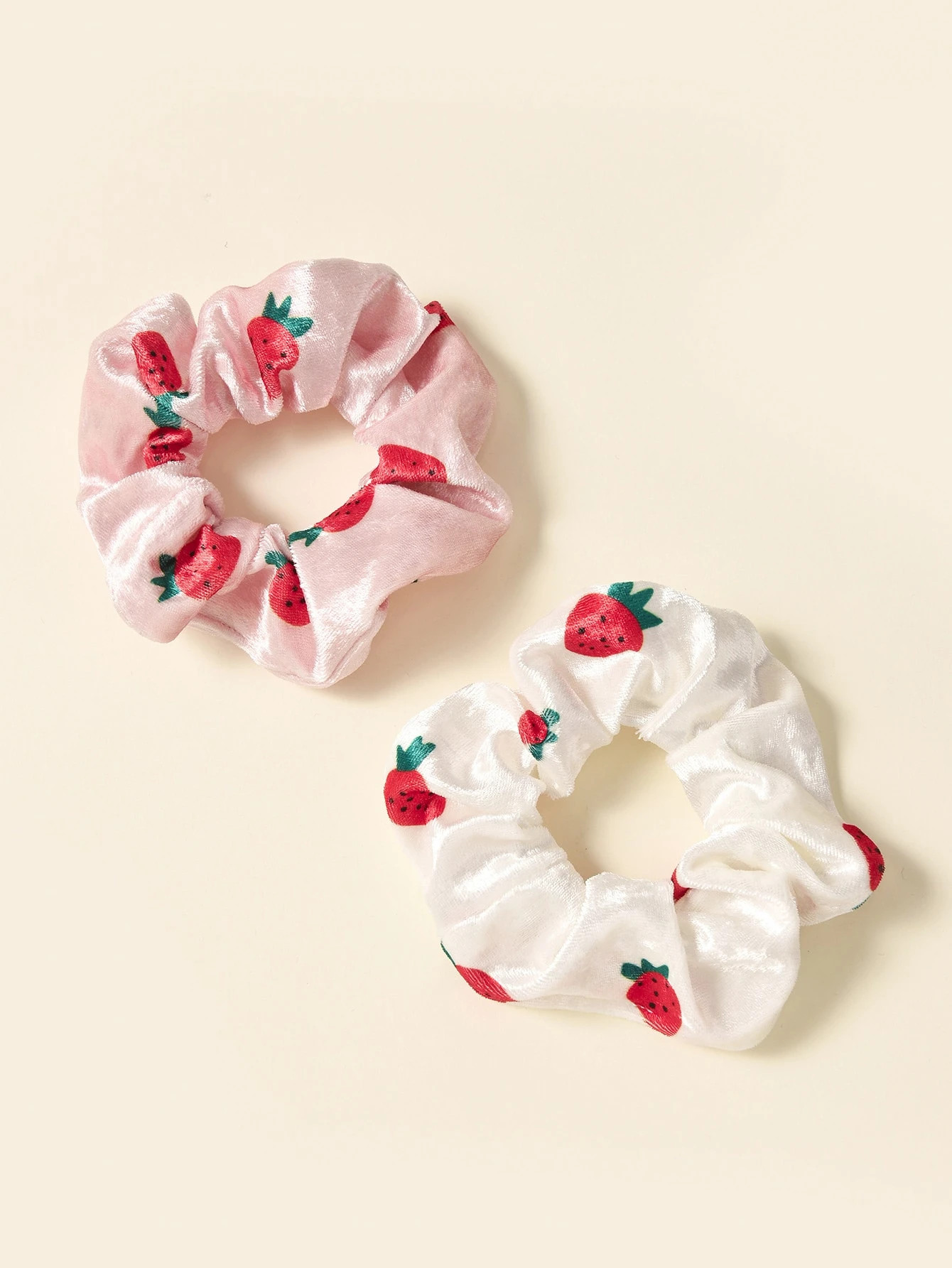 2pcs Strawberry Pattern Scrunchie | SHEIN