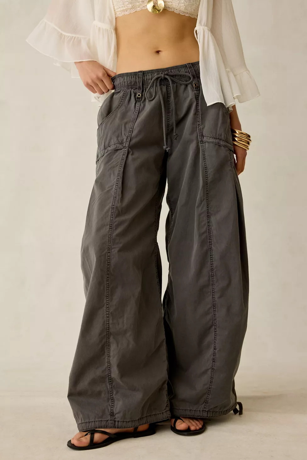 BDG Sunridge Mid-Rise Cargo Balloon Pants | Urban Outfitters (US and RoW)