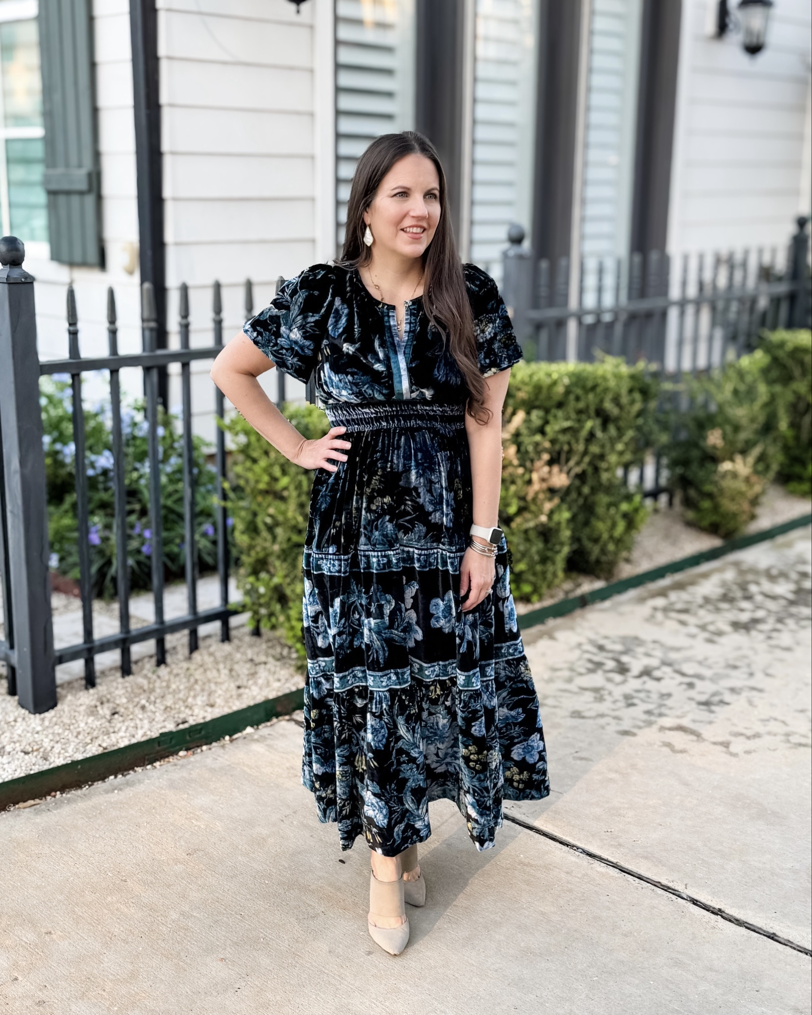 Fall outfit / work outfit / blue and black velvet dress / short sleeve maxi dress / wedding guest dress / petite dresses / work wear / office outfits / date night outfit 


#LTKSeasonal #LTKPetite #LTKWorkwear