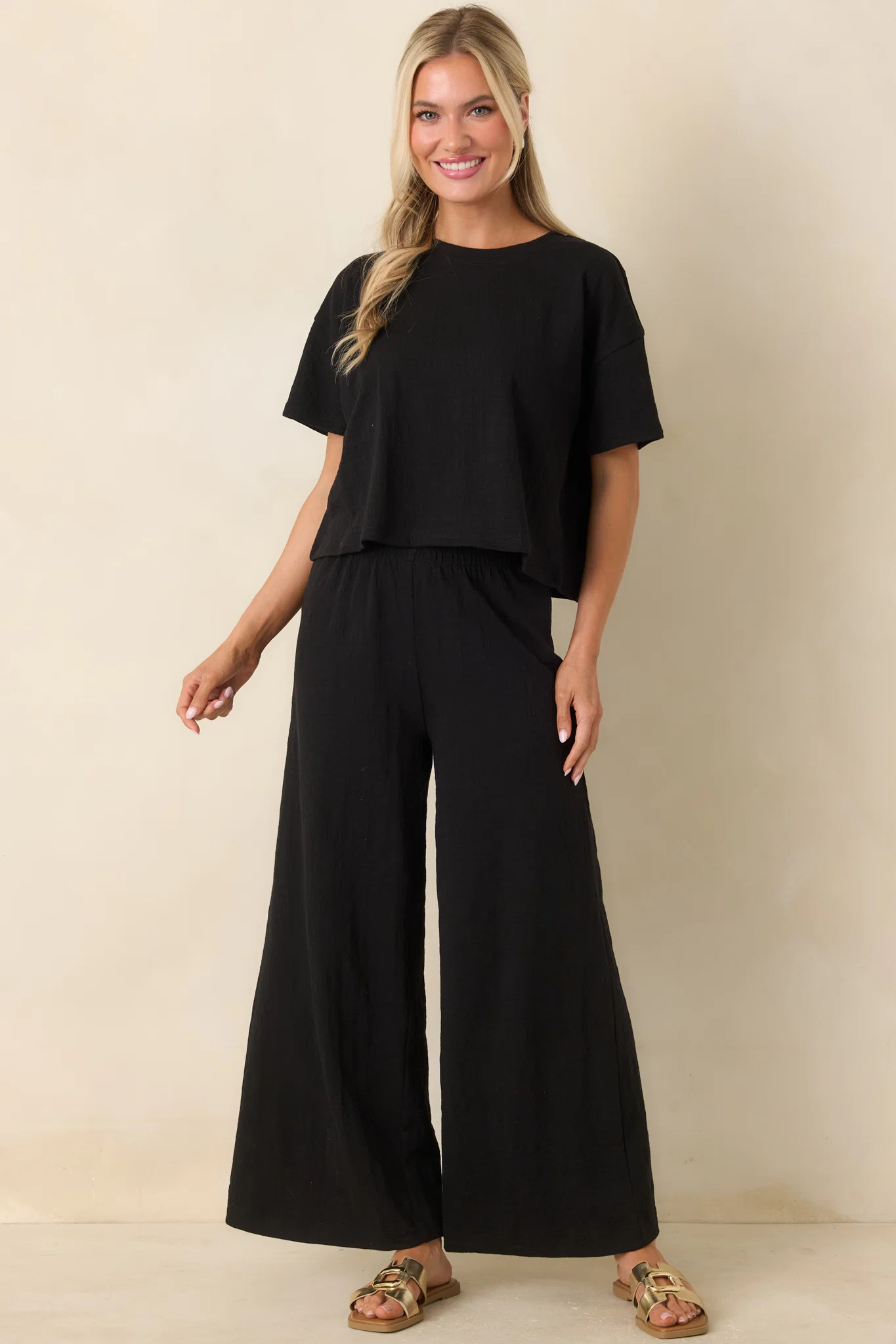 Z Supply Sway Black Textured Cropped Tee | Red Dress