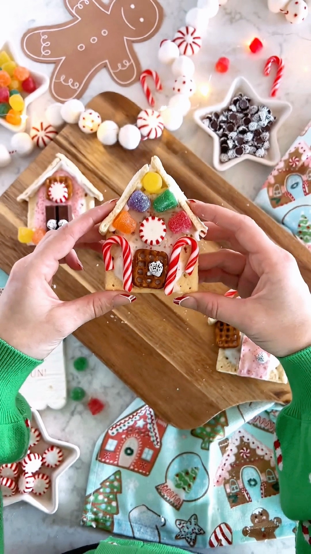 The easiest “gingerbread” house mom-hack you need to try! 🏠🎄❄️🍬
I just cut apart Pop-Tarts using a sharp knife, use a tube of frosting to put together a simple house front, then decorate with candy and snacks. Easy, festive, and fun!

#LTKKids #LTKHoliday #LTKmomlife