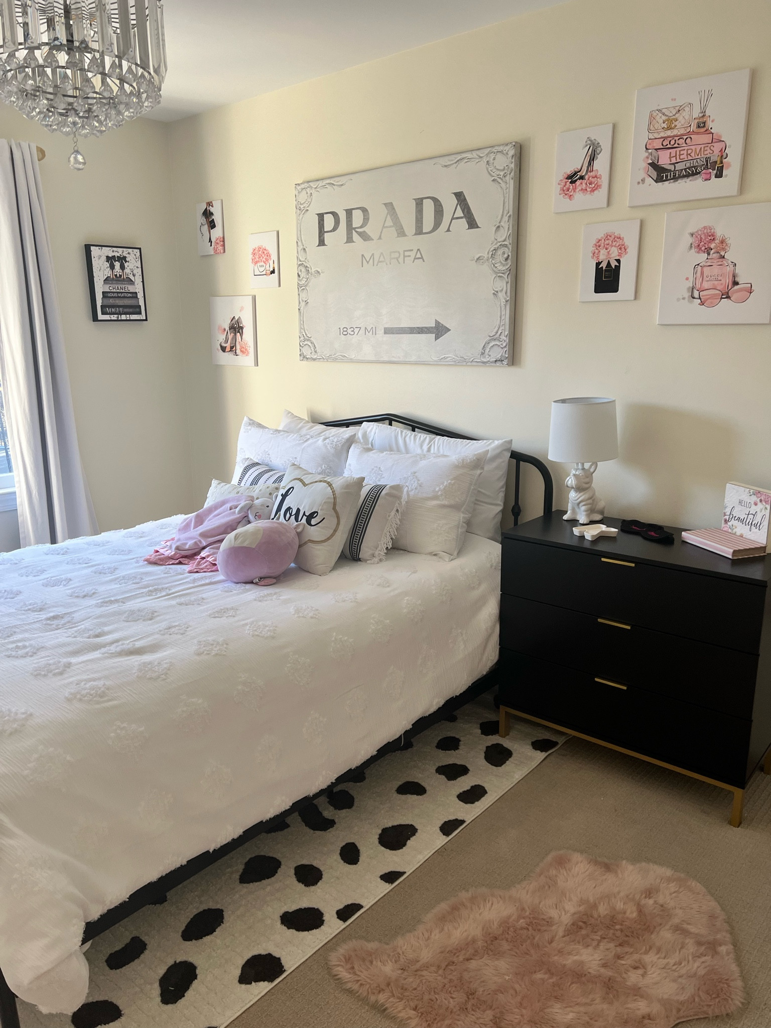 Kennedy’s big girl room 💝
