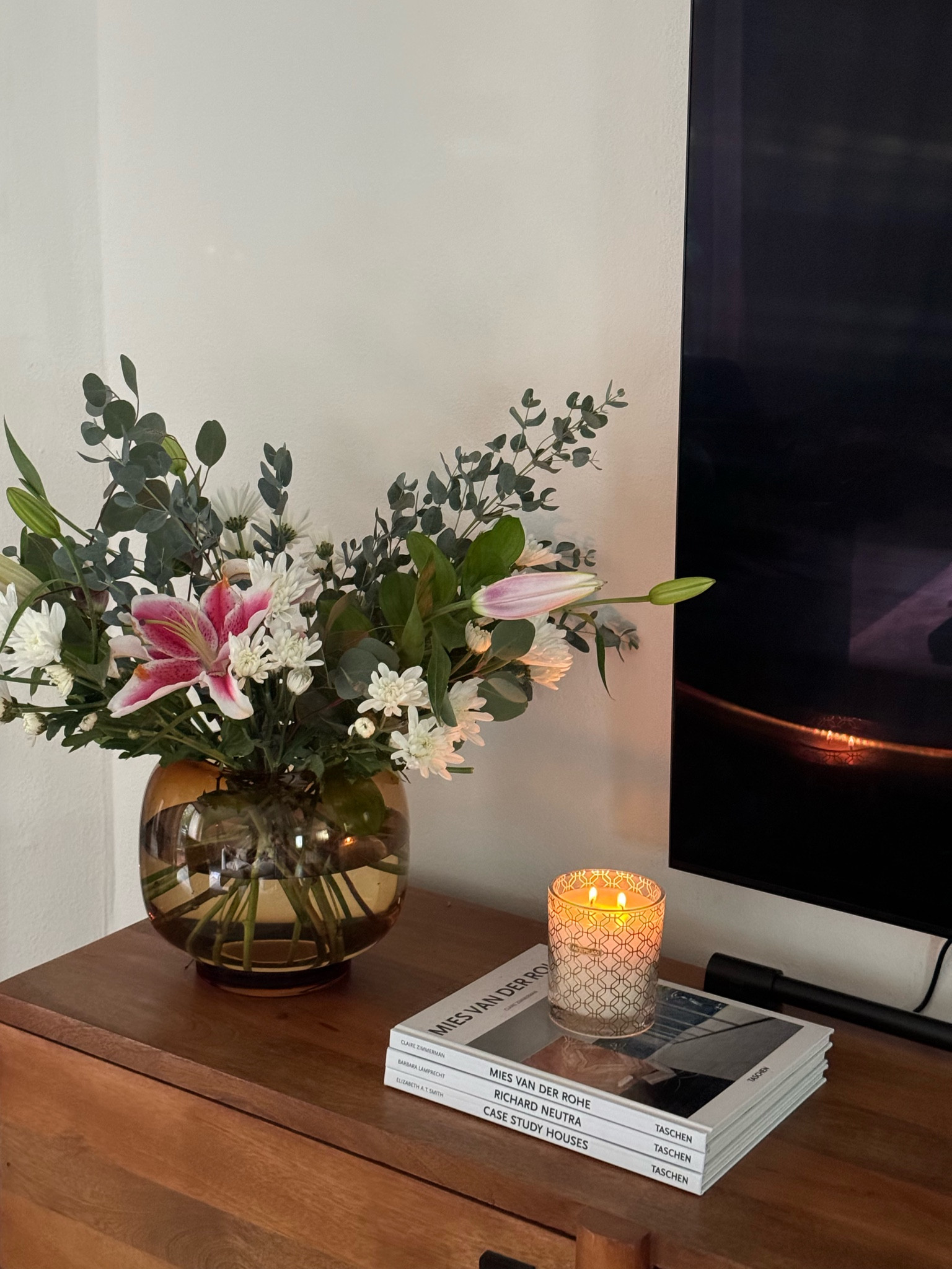 home essentials 🫶🏼 
— cb2 flower vase, coffee table books, candle 

#LTKhome #LTKfindsunder100 #LTKsalealert