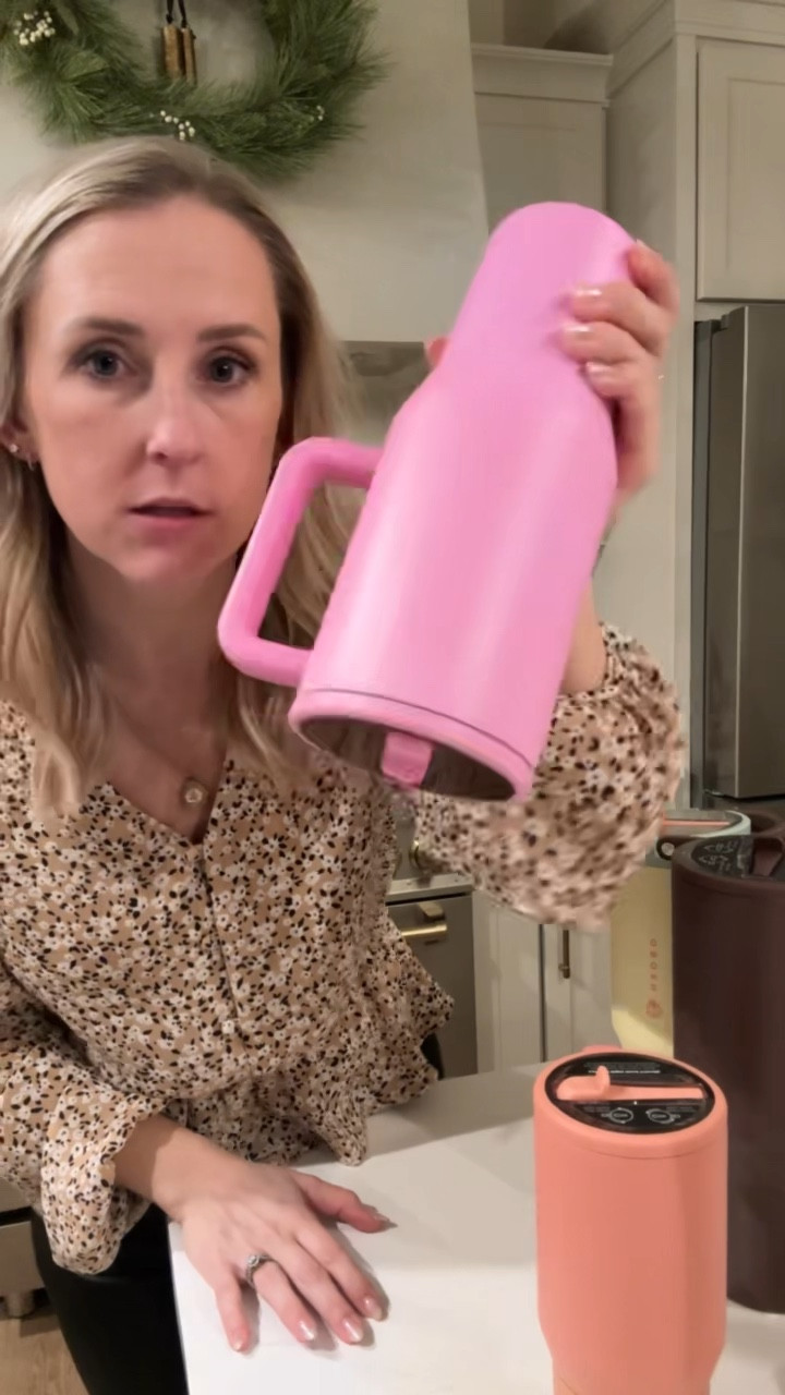 Use code COMESTAYAWHILE at checkout to get a discount Hydrojugs! They come in so many cute colors and the best part is THEY DON’T LEAK!! 🤯🤩 Hydrojugs, come stay awhile, Amanda Vernaci. 