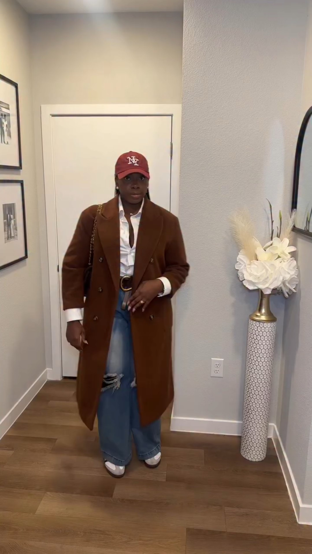 I was able to fit my hat over my boneless braids, I’m neverrrrr getting bone in braids ever again 😂😂😂 

#fashiontok #houstoncontentcreator #fashionblogger #ootd #explorepage #fashioninspo #winterhaul #coatwinter #winteroutfitideas