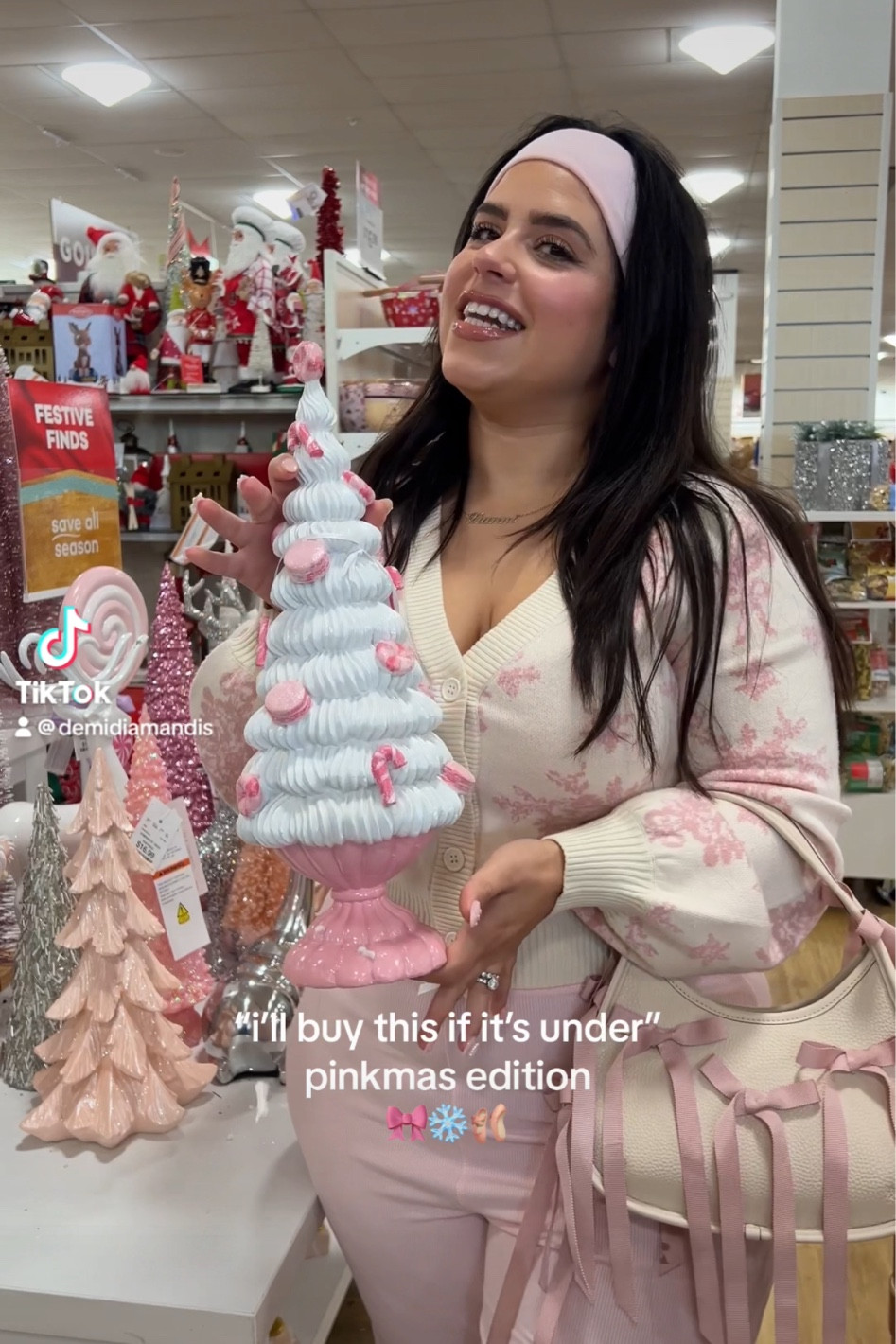 Cozy pinkmas fit 

#LTKMidsize #LTKHoliday #LTKStyleTip