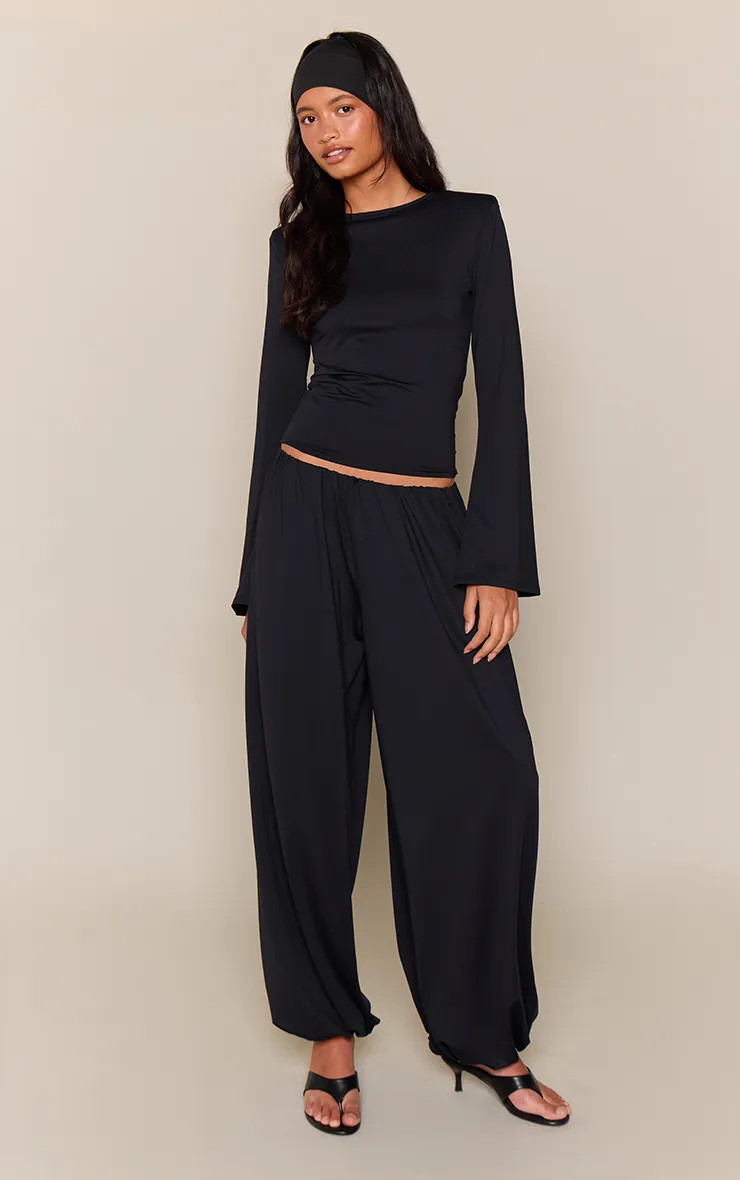 Black Soft Touch Ruched Balloon Trousers | PrettyLittleThing UK