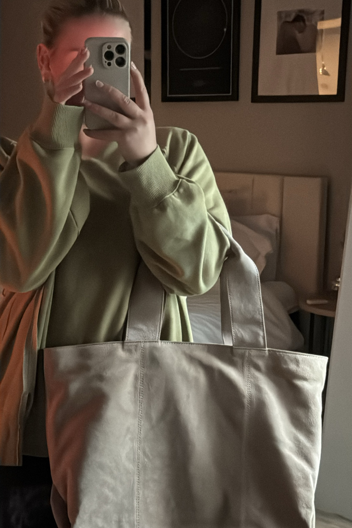 Large tan purse 
