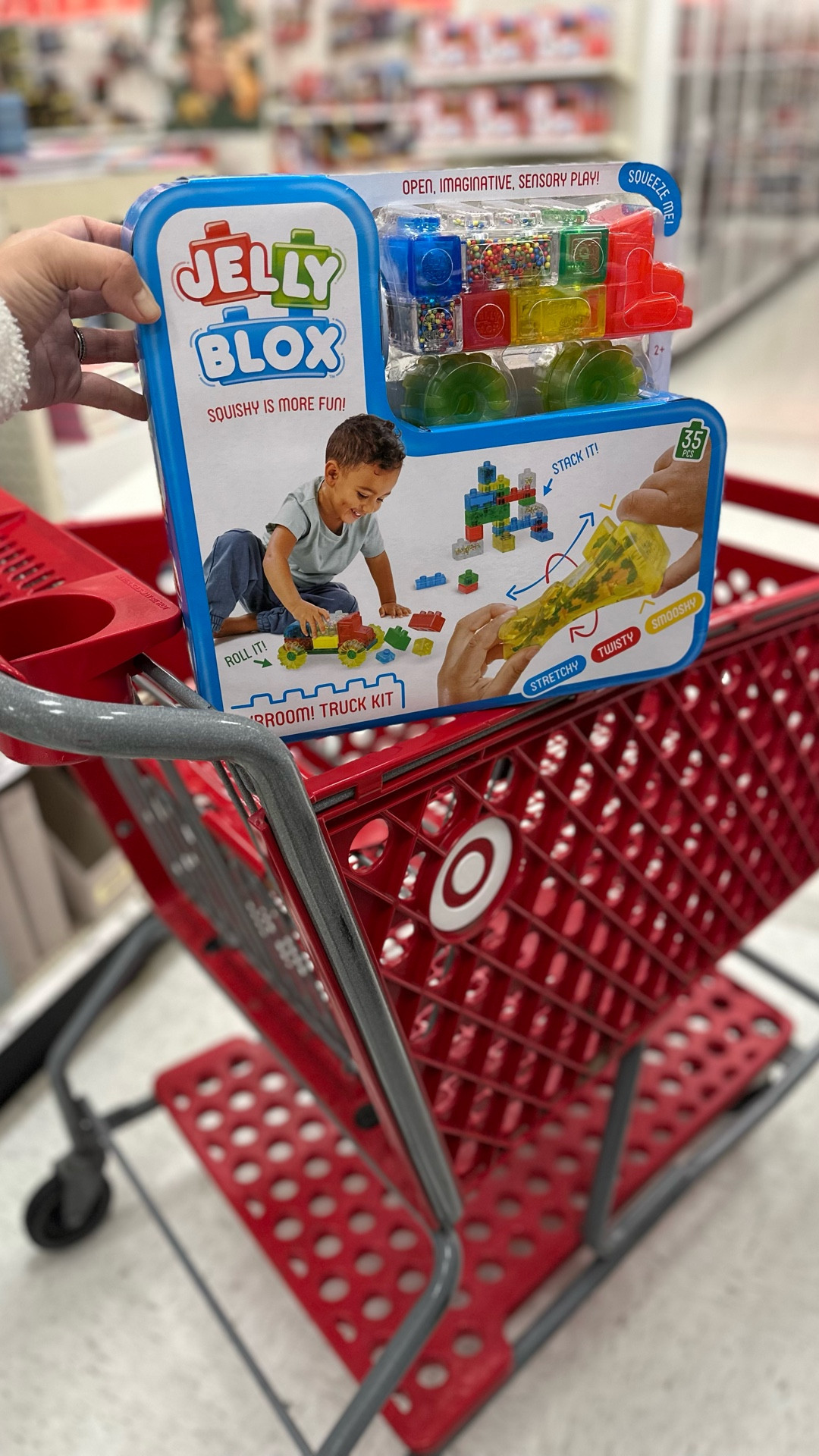 PSA TO ALL PARENTS 🔈 Jelly Blox have arrived at Target 🎯 #ad Your kids are going to love these 🙌🏼 Stretch, twist, squish and squeeze them! Filled with foam balls, stars, bricks and sand for an exciting sensory-rich play for little hands! Now available at Target and Target.com @target @goliathgamesus @jellybloxofficial 

Comment “JELLY” and I’ll send you a link so you can get your hands on these Jelly Blox!

#GoliathPartner #Ouch-FreeFun #JellyBloxWorld #JellyBlox