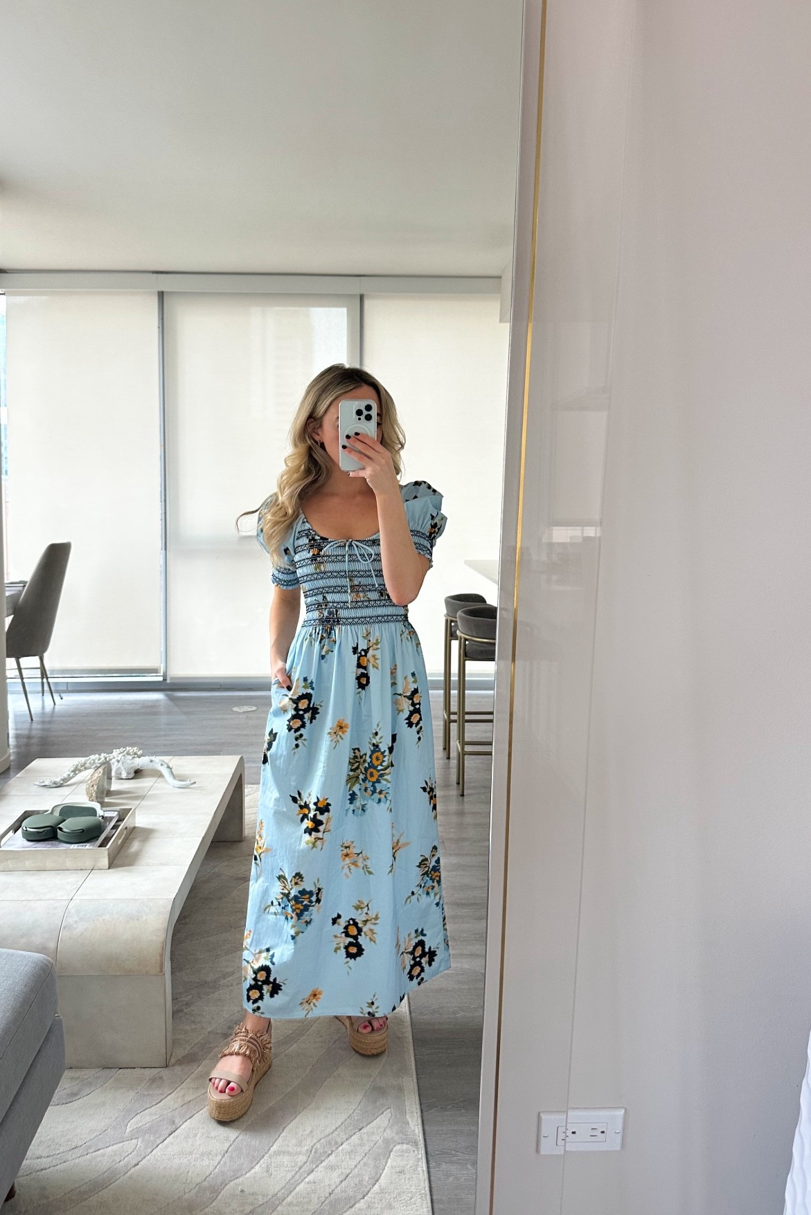 Daily Outfit 


ootd style fashion, spring dress, spring outfit, summer outfit, brunch outfit, dinner party look, vacation outfit, hill house home, floral dress, smocked dress, 

#LTKTravel #LTKootd #LTKWedding