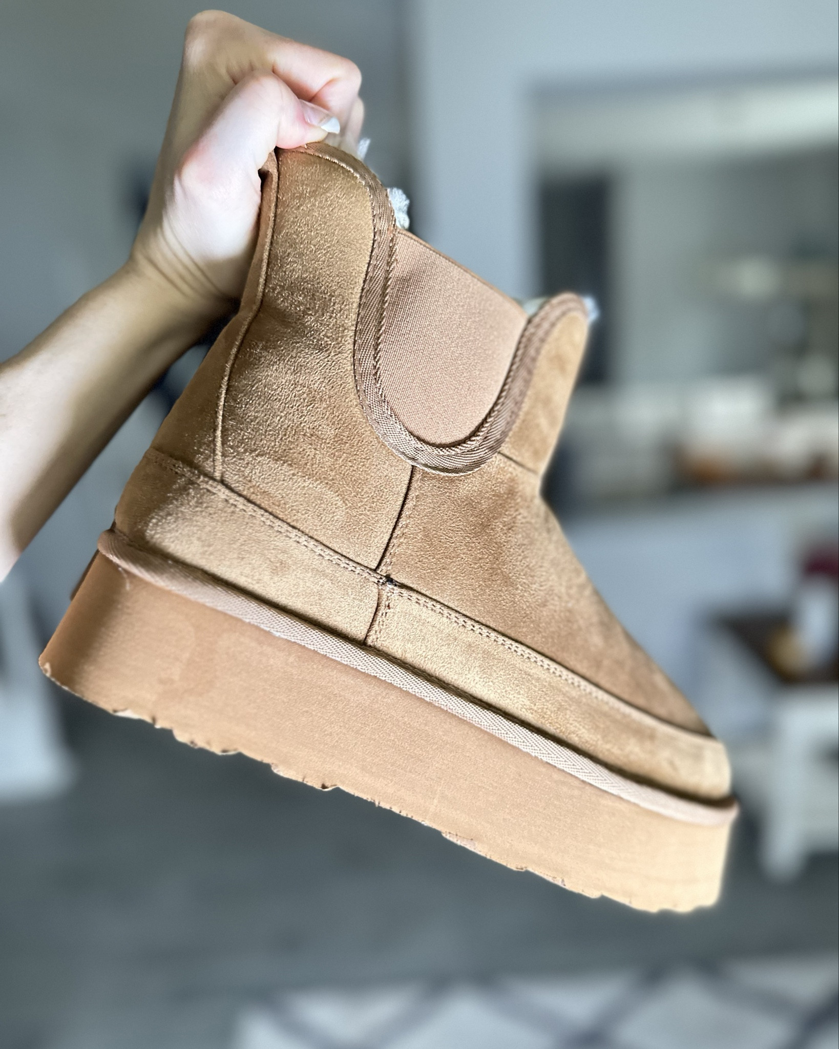 Super soft and cozy platform snow boots
🤍 furry and super warm inside 
🤍 fits true to sizee

#LTKStyleTip #LTKFindsUnder100 #LTKShoeCrush