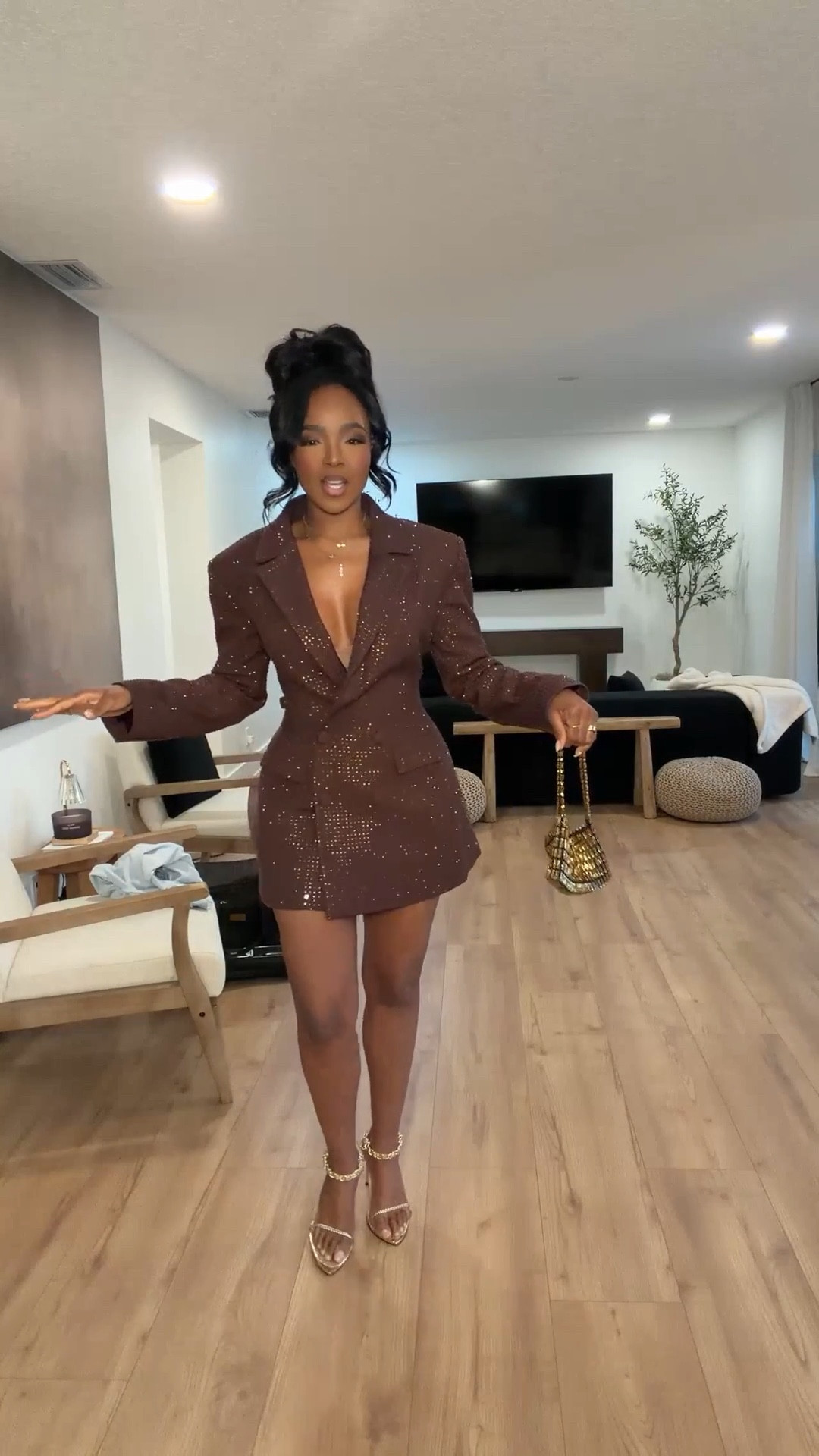 Power dressing with a night-out twist ✨ This chocolate brown blazer mini from @Babyboo is structured, sculpting, and gives that elevated “model off-duty” vibe in one step. The subtle sparkle detail makes it perfect for evening plans while still feeling polished.

Perfect for: date night, girls’ night out, birthday dinners, cocktail events.

📏 Sizing: wearing size Small.

Structured blazer dress, tailored mini dress, brown blazer outfit, date night blazer look, sparkly blazer dress, chic night out outfit, modern power dressing, elevated mini dress styling.

Tap to get details and shop instantly on the app.

Follow me on Instagram and YouTube @kirasfashionfinds