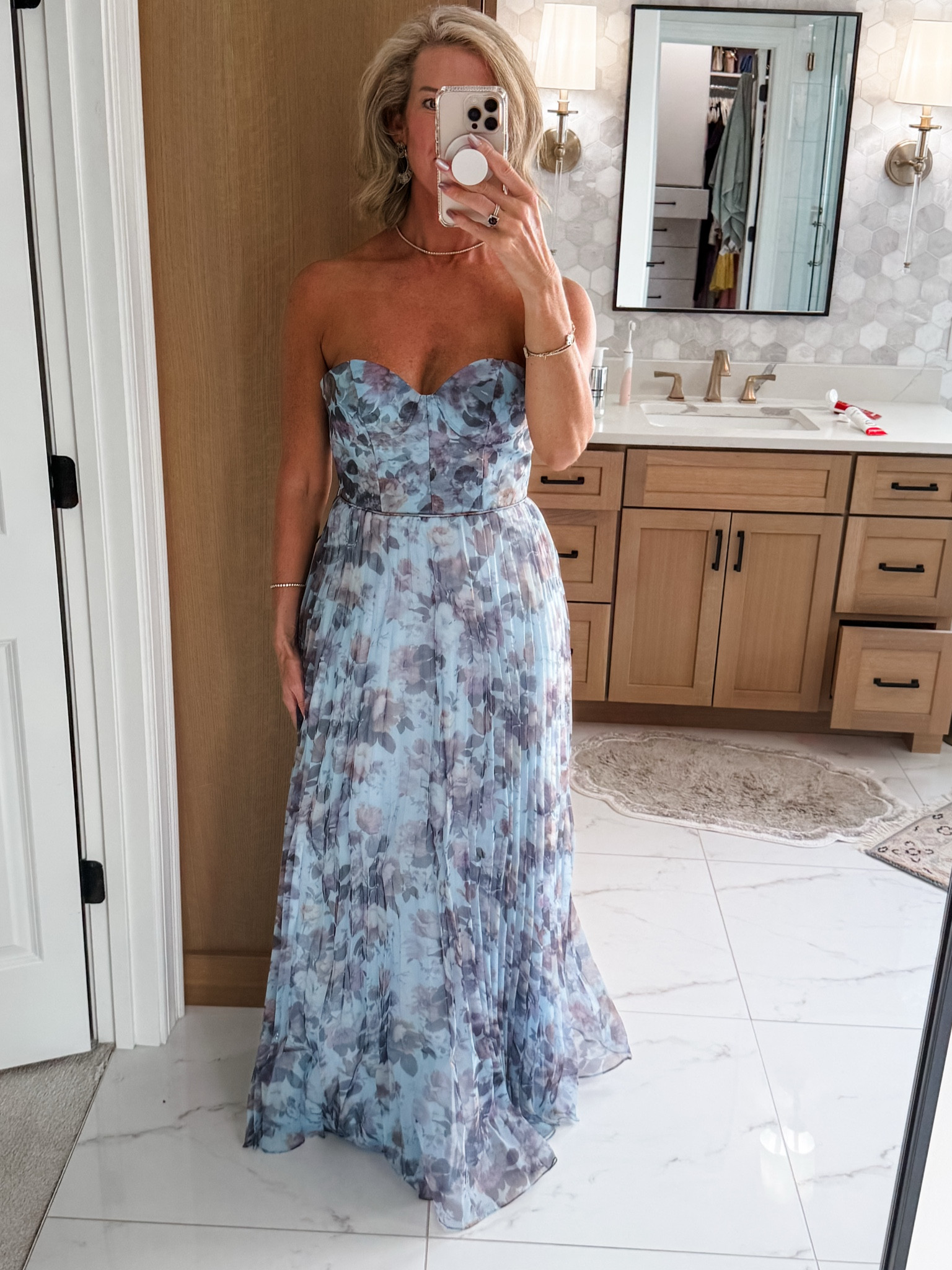 Never have I seen a more ‘me” dress than this….felling like a million bucks in this dress that’s less than $150….. wearing a M

#LTKParties #LTKStyleTip #LTKWedding