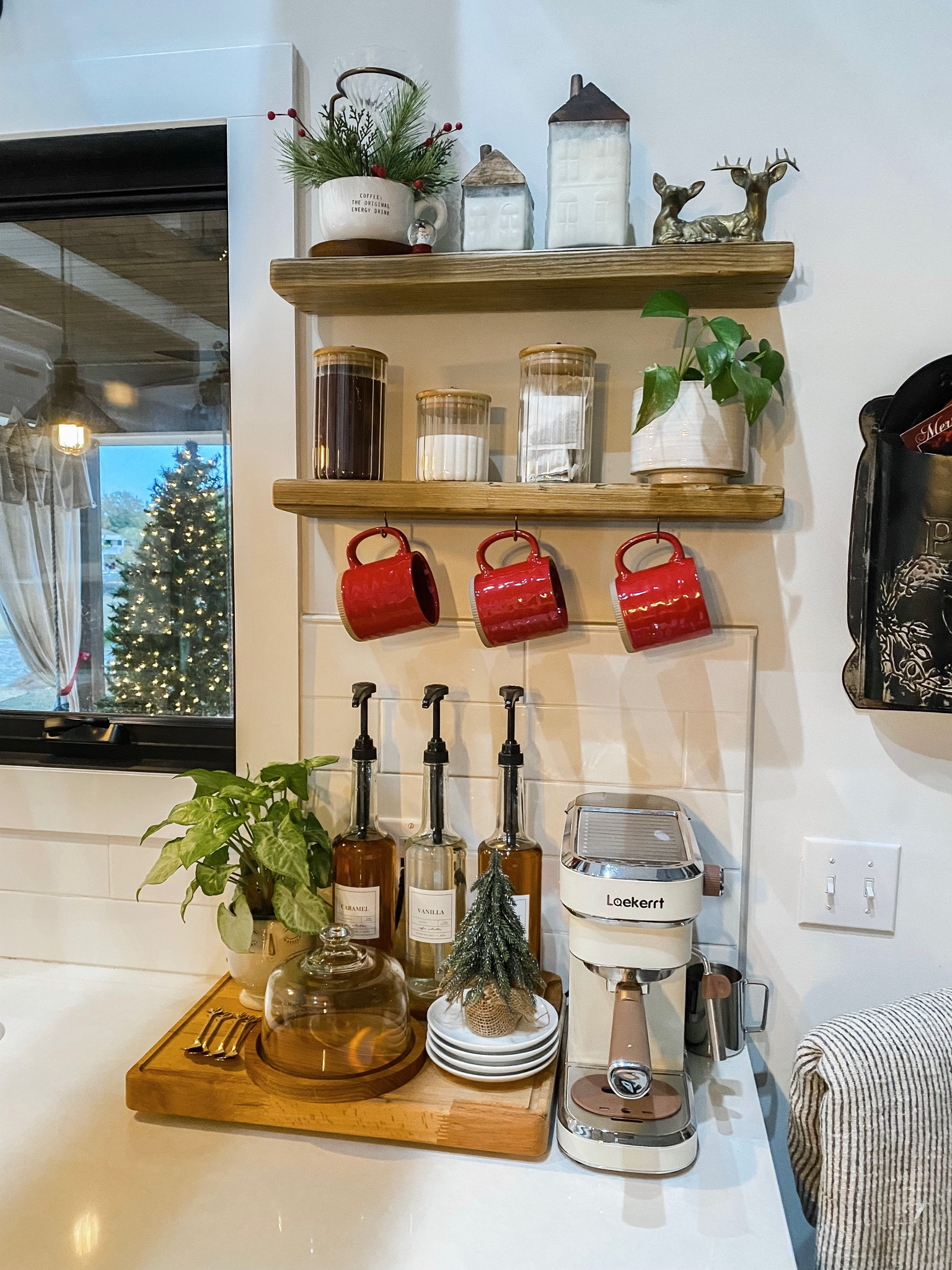 Christmas coffee bar ☕️

#LTKhome #LTKHoliday #LTKSeasonal