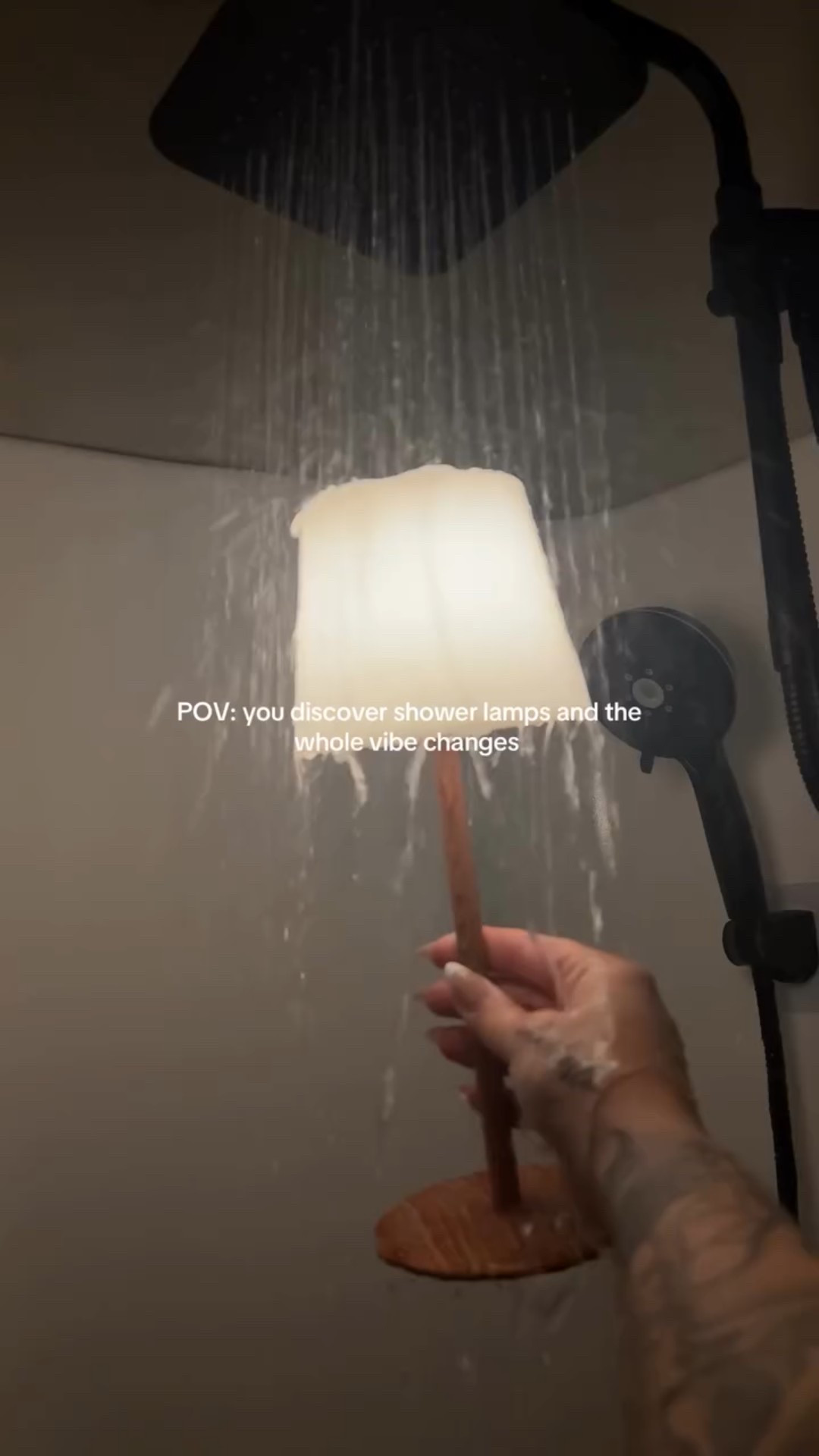 Did a shower lamp just change everything? 👏🏻



#homefinds #showerideas #amazonfinds #lightingideas #homedecordiy