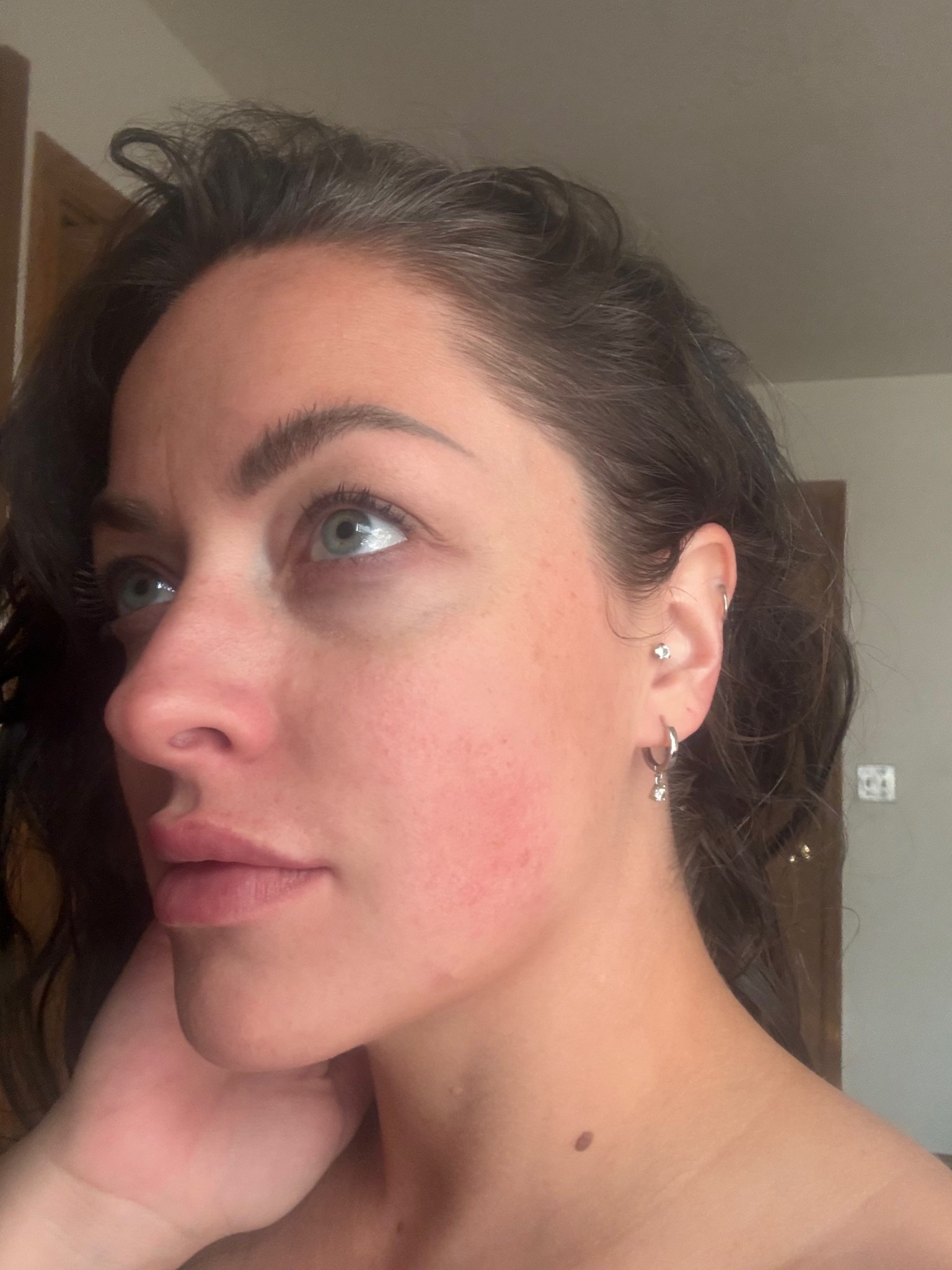Hydration that actually lasts 🤍
I’ve been using the Neutrogena Hydro Boost Overnight Serum and waking up with skin that feels so soft, plump, and refreshed. It’s lightweight, not greasy, and perfect for those nights when your skin just needs extra love 💧✨ 


#LTKbeauty #SkincareRoutine #HydratedSkin #Neutrogena #NightRoutine