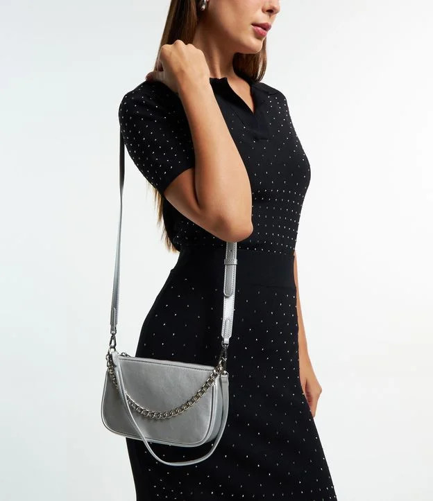 Bolsa Baguete com Alça de Corrente e Textura Croco Prata | Renner (BR)
