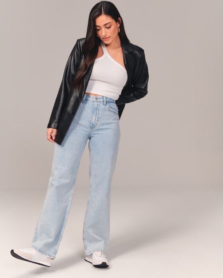 Abercrombie curve love 90s high rise relaxed jeans #onsale #abercombiesale #abercombiejeans

#LTKsalealert #LTKstyletip #LTKcurves
