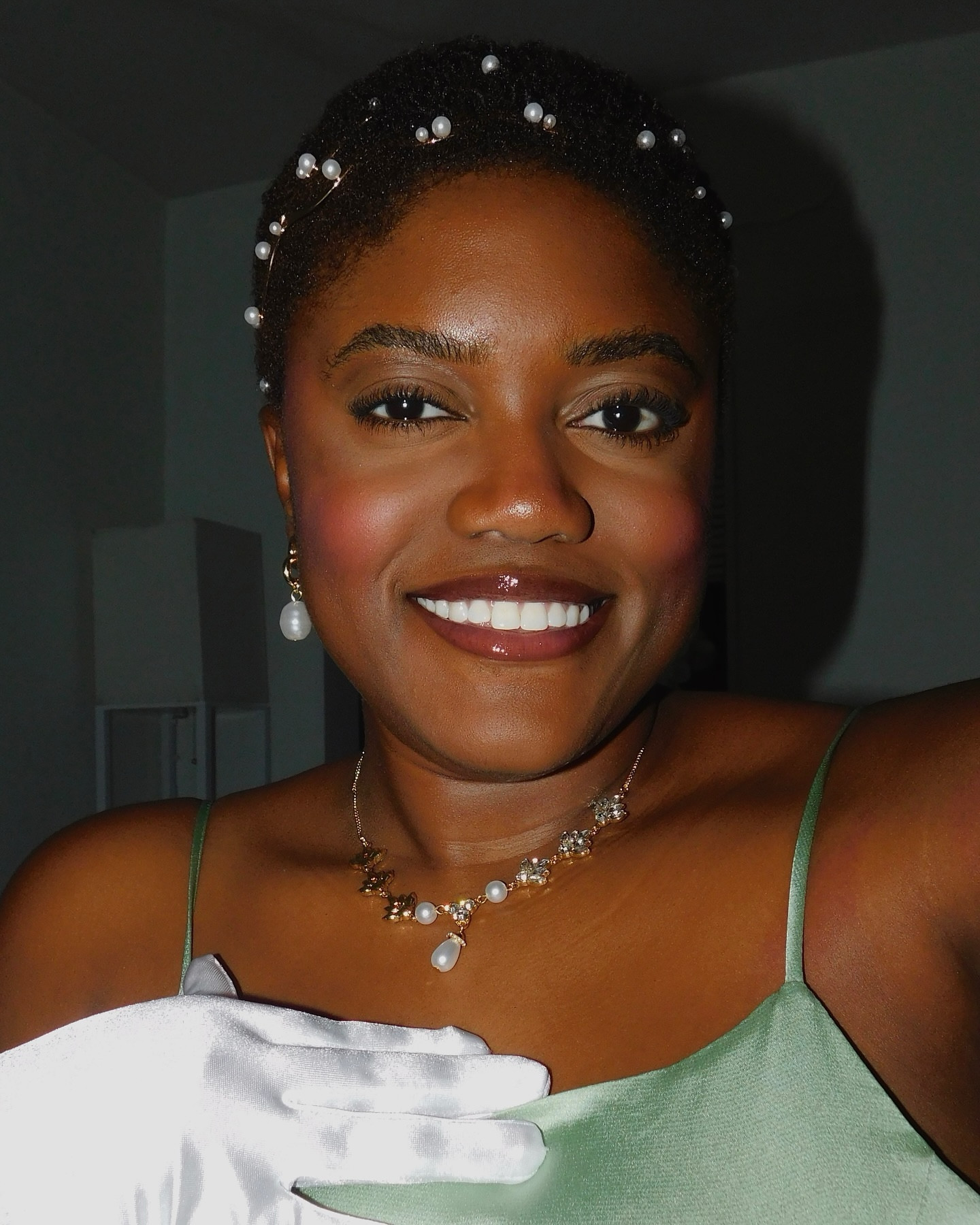 @lulus you just kissed yourself a princess 🐸👸🏾✨#lulusambassador #halloweencostume  #princesstiana #princesstianacosplay #lulus #lovelulus