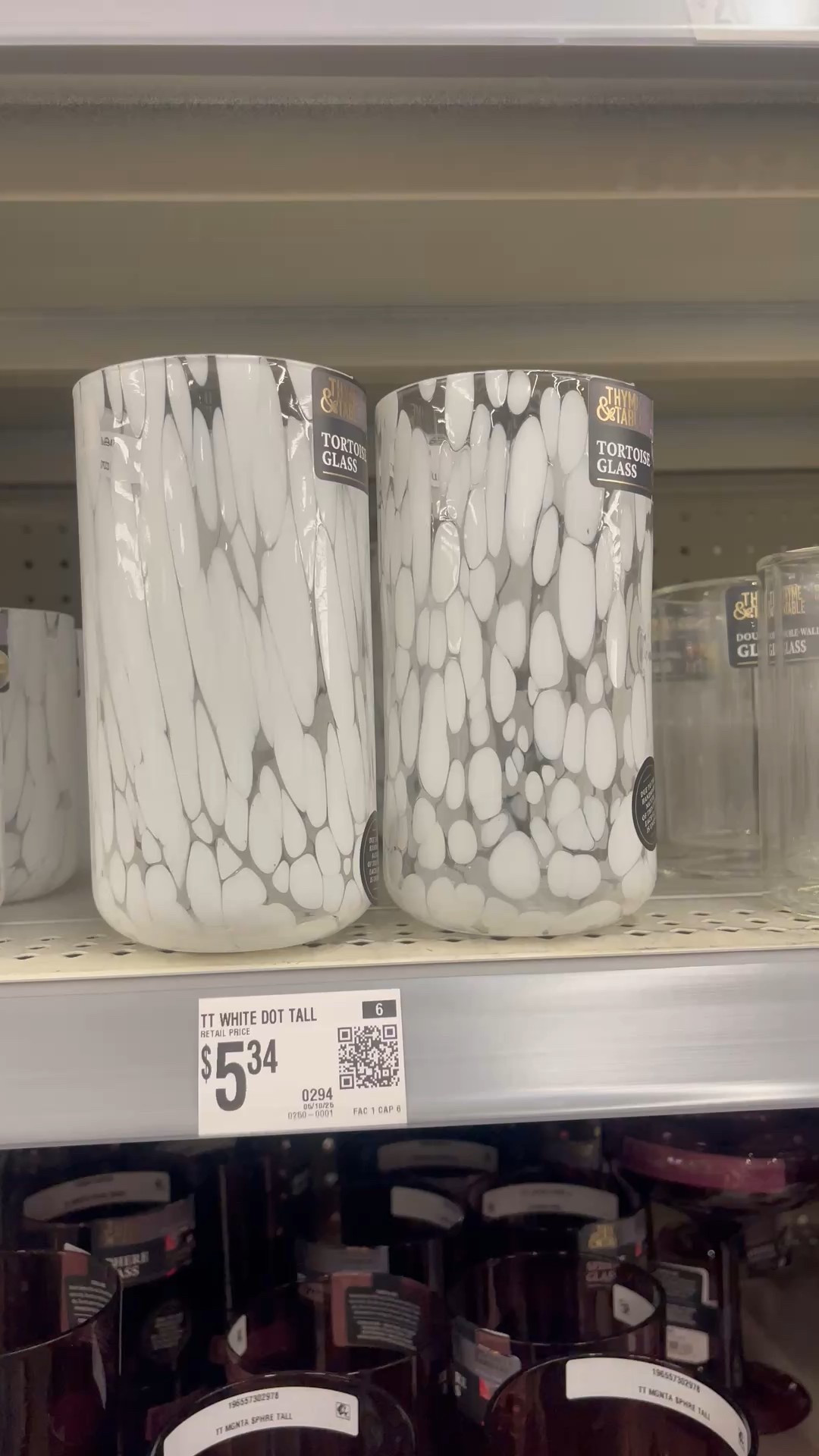 White tortoise shell highball and lowball glasses only $4-$5!! Looks like Anthropologie but on a Walmart budget! 

Glassware, icon glasses, highball glasses, lowball glasses, tortoise glasses, Walmart, Walmart home, Anthropologie look for less, cocktail glassess