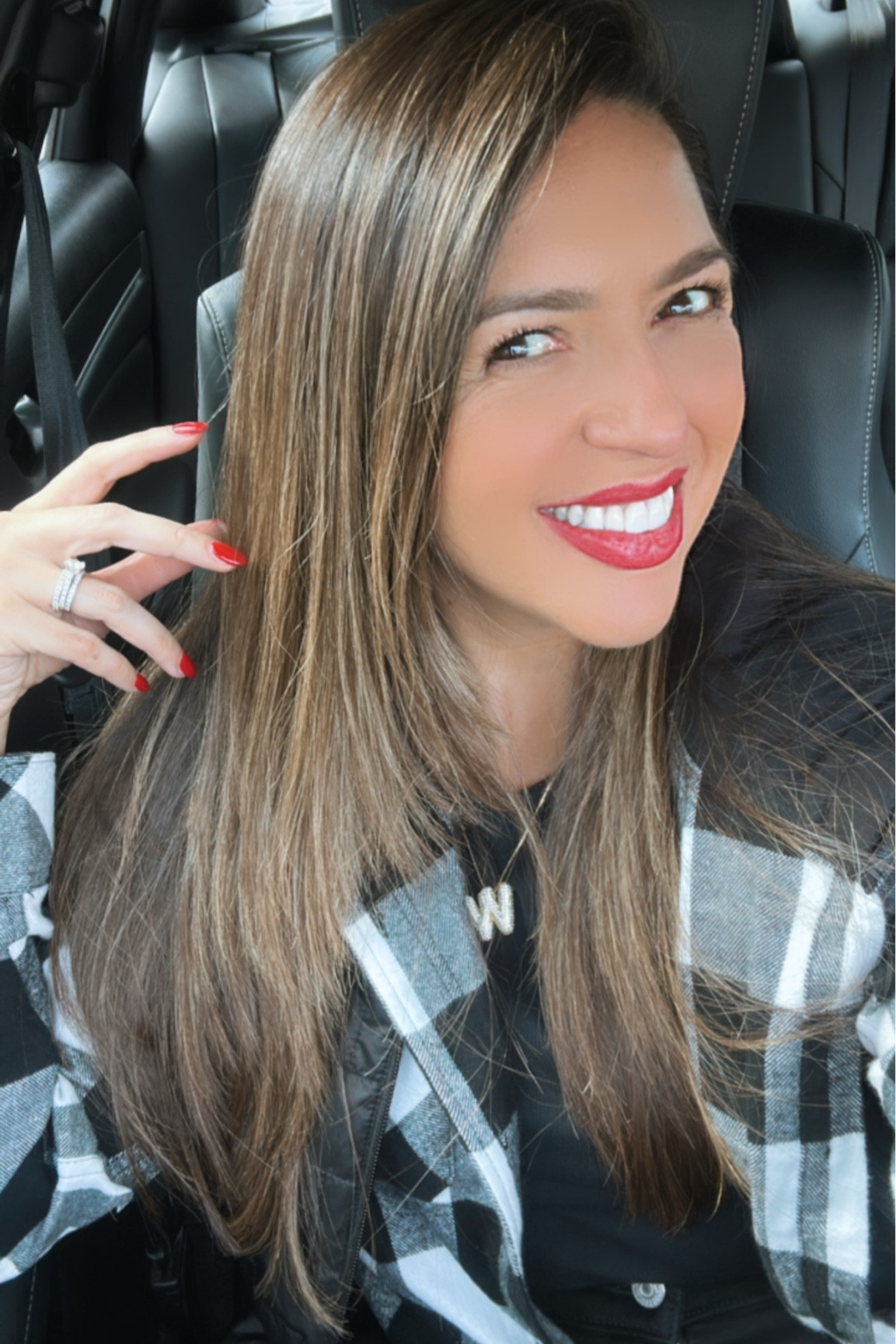 red lip & red nails ❤️

#LTKHome #LTKStyleTip #LTKBeauty