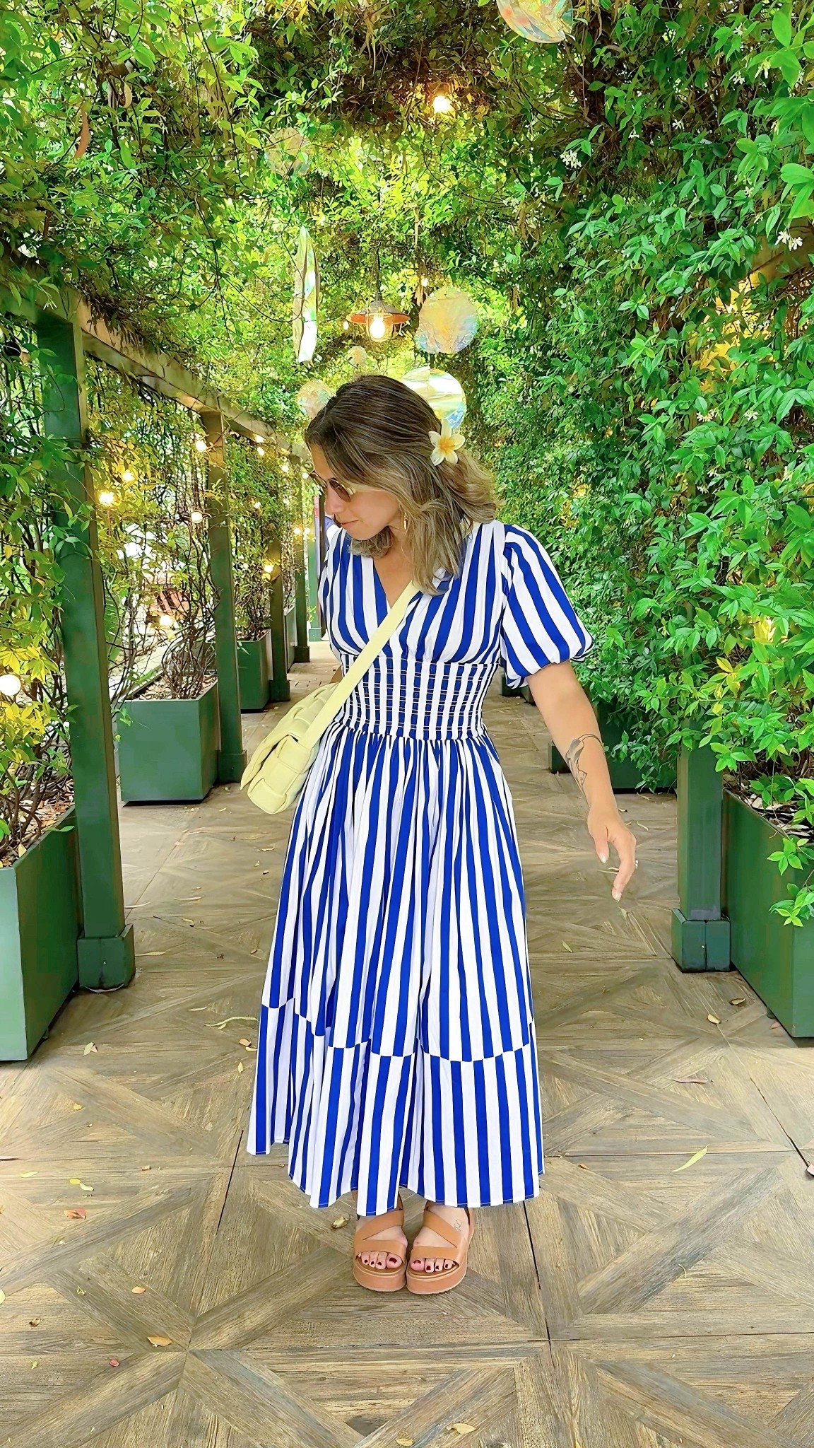 Dinner + a ‘Fit: Senese Pizzeria in Sanremo, Italy 🍕

Dress: AYR
Shoes: Jonak
Bag: Bottega Veneta via Vivrelle
Sunglasses: Otra Eyewear
Earrings: BaubleBar

#LTKTravel #LTKStyleTip #LTKItBag