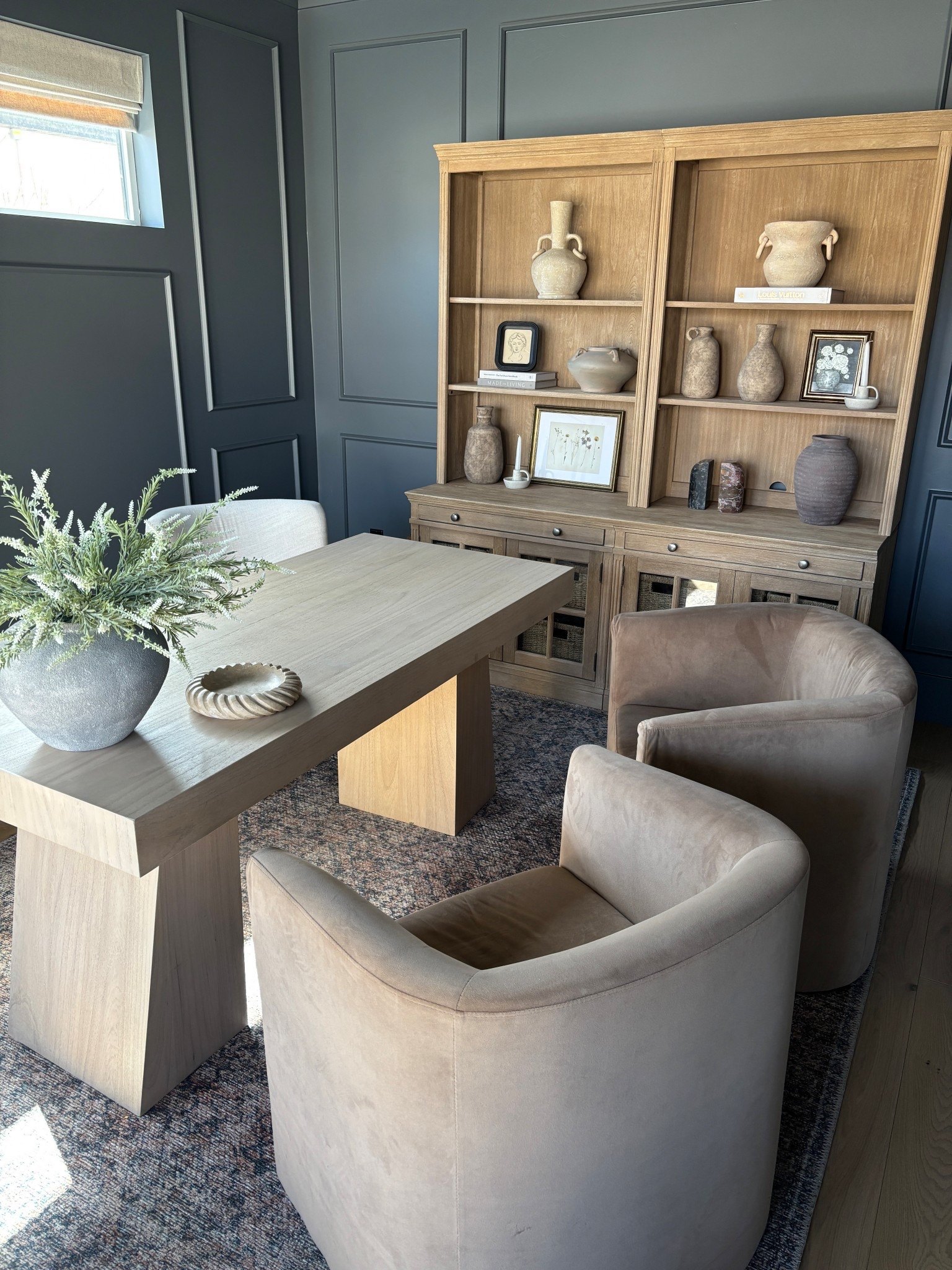 Office desk, chairs, shelves and decor

#LTKHome #LTKFindsUnder50 #LTKFindsUnder100