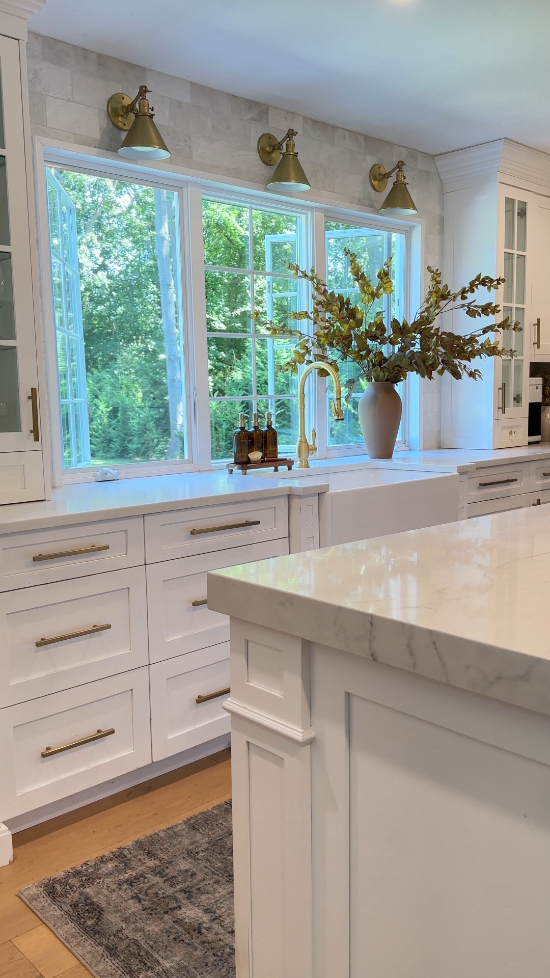 Dreaming of warmer weather, and the windows open! 🤎

kitchen decor | design | neutrals | faucet | sink | backsplash | rug | runner | branches | vase | soap dispensers



#LTKSaleAlert #LTKmorningroutine #LTKHome