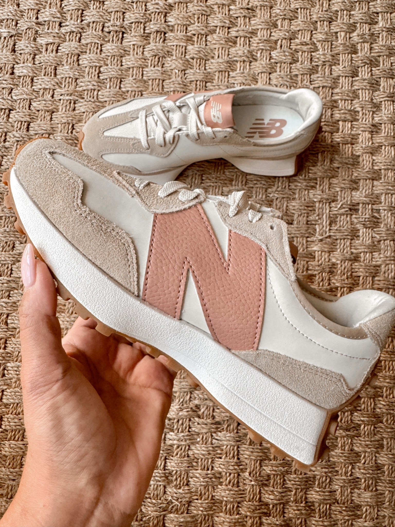 Fall sneaker goals 🍂 
These New Balance 327s have the perfect autumn color combo and are on sale (under $75!) now at Zappos! 
Comfy, classic, and perfect for everything from weekend errands to casual coffee dates. #newbalance327 #fallsneakers #zapposfinds #casualstyle #ltksale #falloutfitinspo

#LTKSeasonal #LTKSaleAlert #LTKShoeCrush