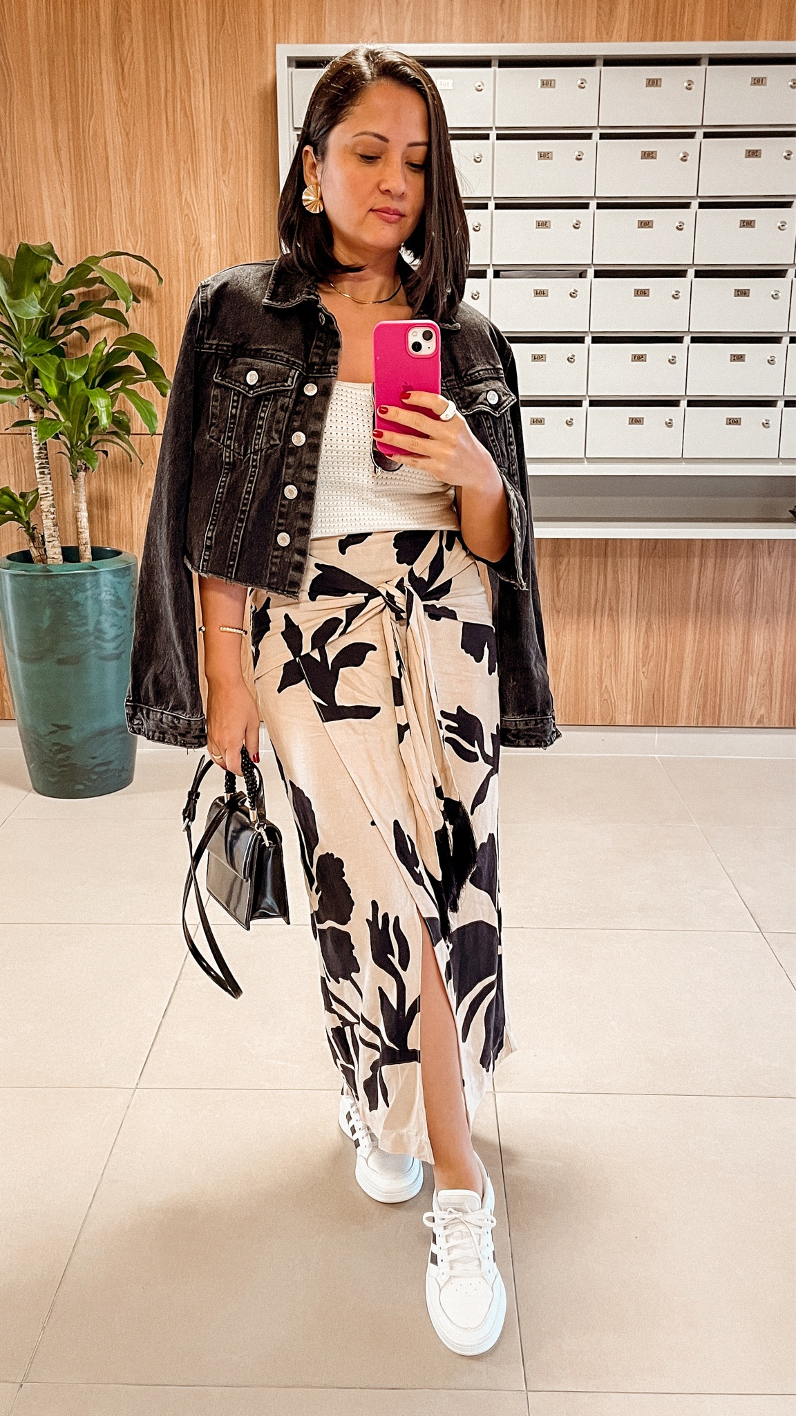 Saias são sempre uma boa pedida! E elas vem com tudo nessas próximas estações! 
Monte seu look inspirado nesse aqui. 

#LTKover40 #LTKSeasonal #LTKbrasil