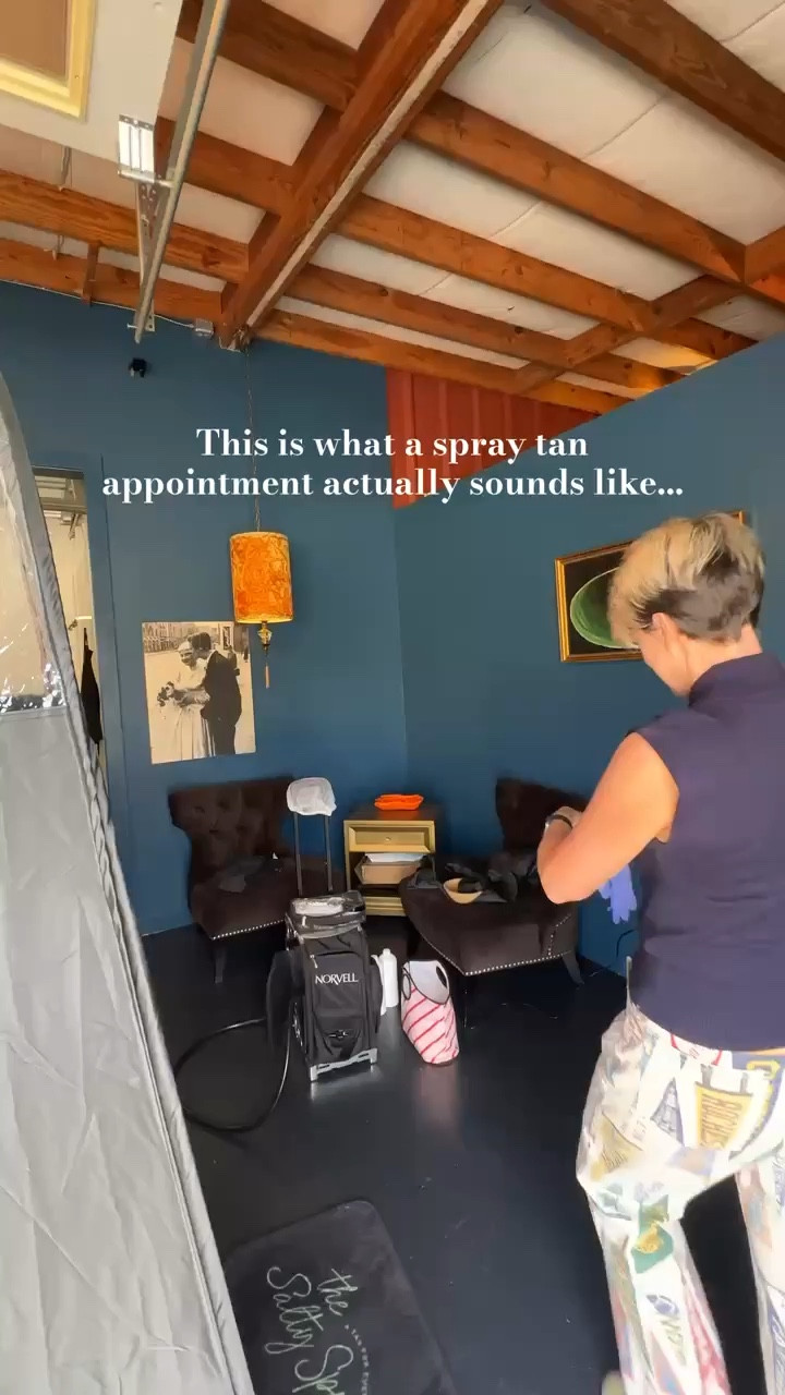 This is what a spray tan appointment actually sounds like !

From setup to the final touches, every step is all about creating a smooth, even tan while keeping my clients comfortable throughout the process. Sharing a little behind the scenes and adding the spray tan tools I use for my clients below.

#spraytanartist #mobilespraytan #sunlesstanning #spraytanlife #beautyprofessional #spraytanbusiness #ltkcreator #ltkit #LTKbeauty