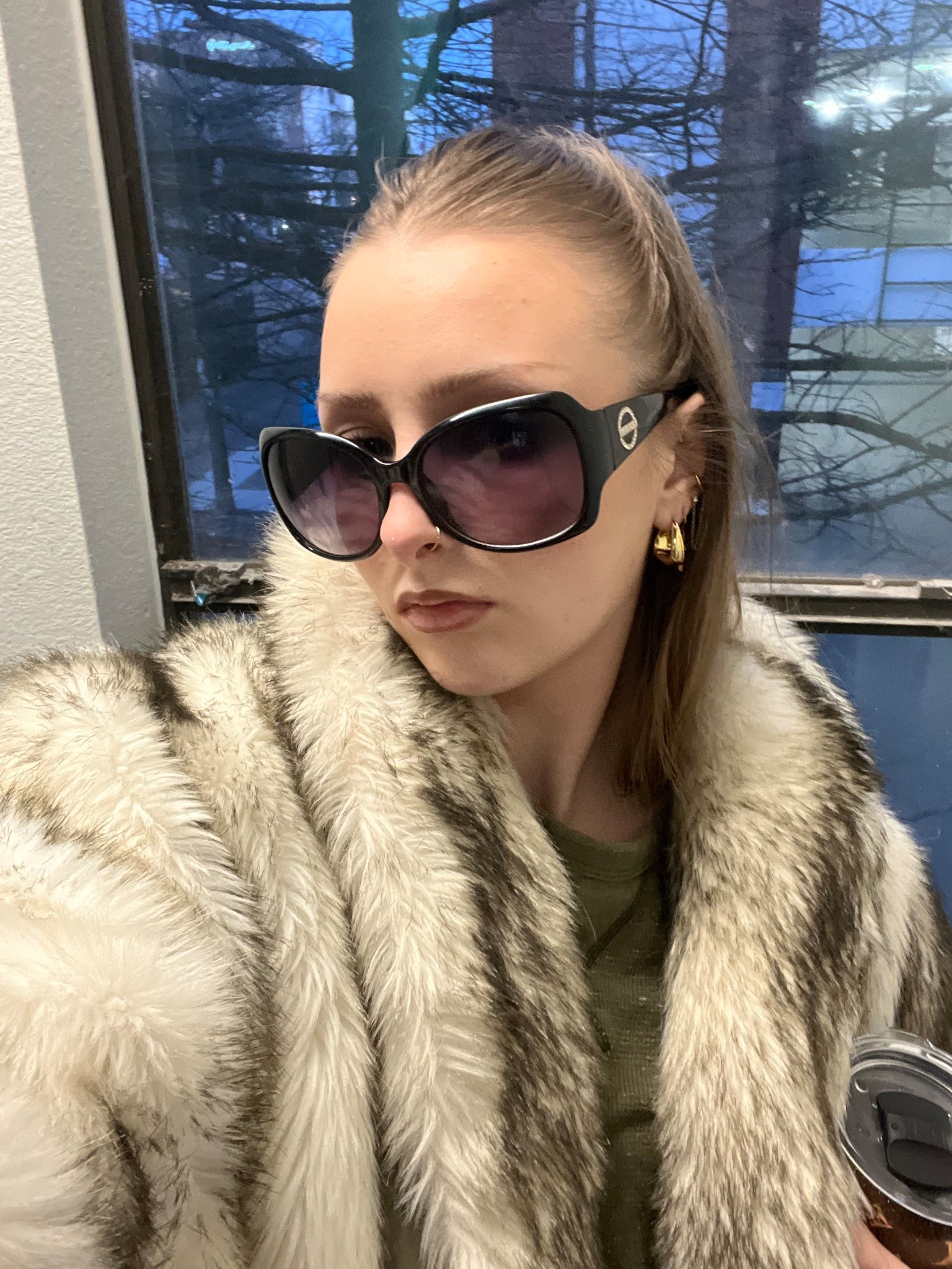 My absolute favorite big Guess sunnies💌 bough the second hand, top is the most similar linked below

#LTKNYFW #LTKValentine #LTKootd