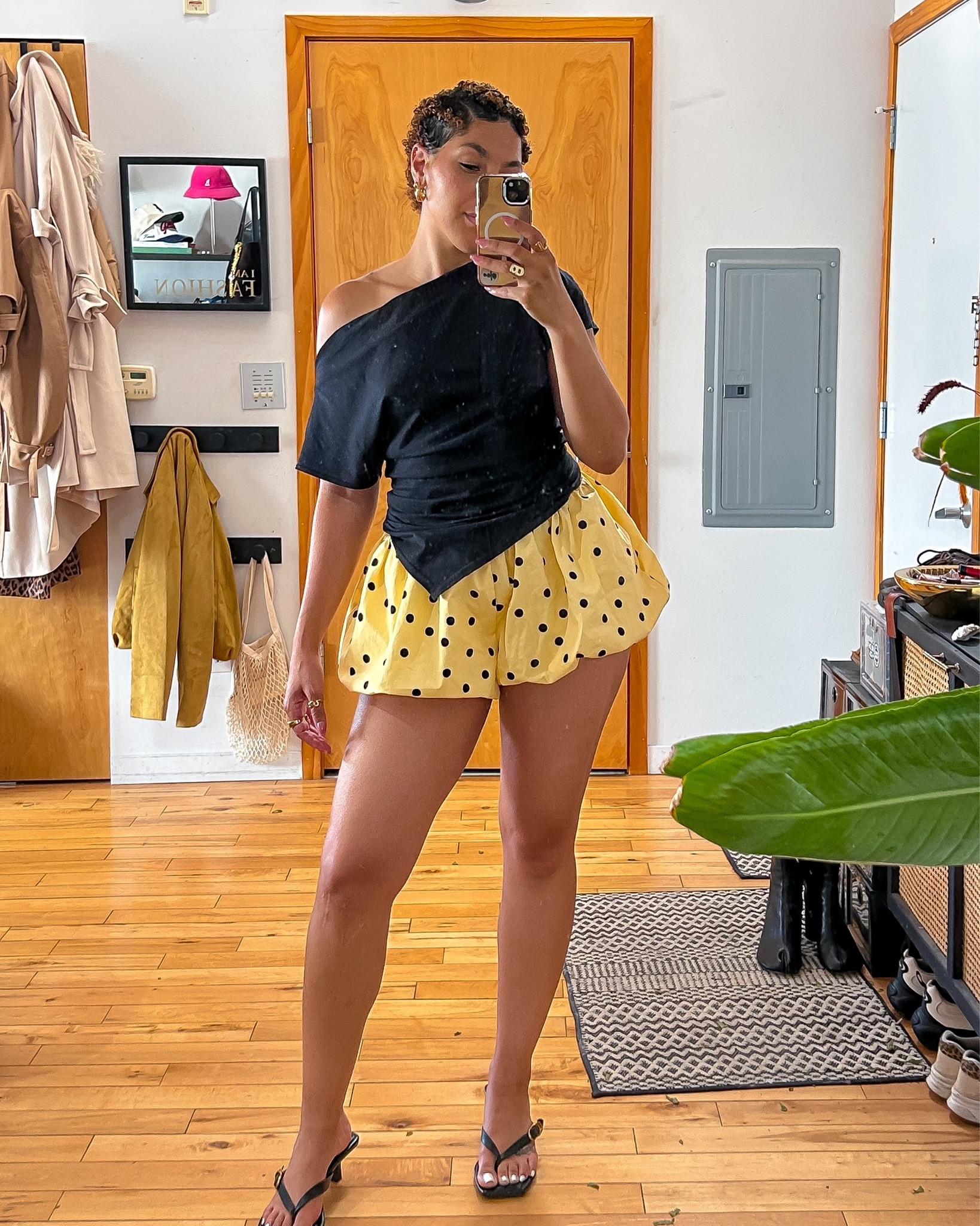 a few outfits you may have missed and a few previews of what’s still to come 👀✨

Which may outfit are you claiming first?

Comment MAY and I’ll send the links.