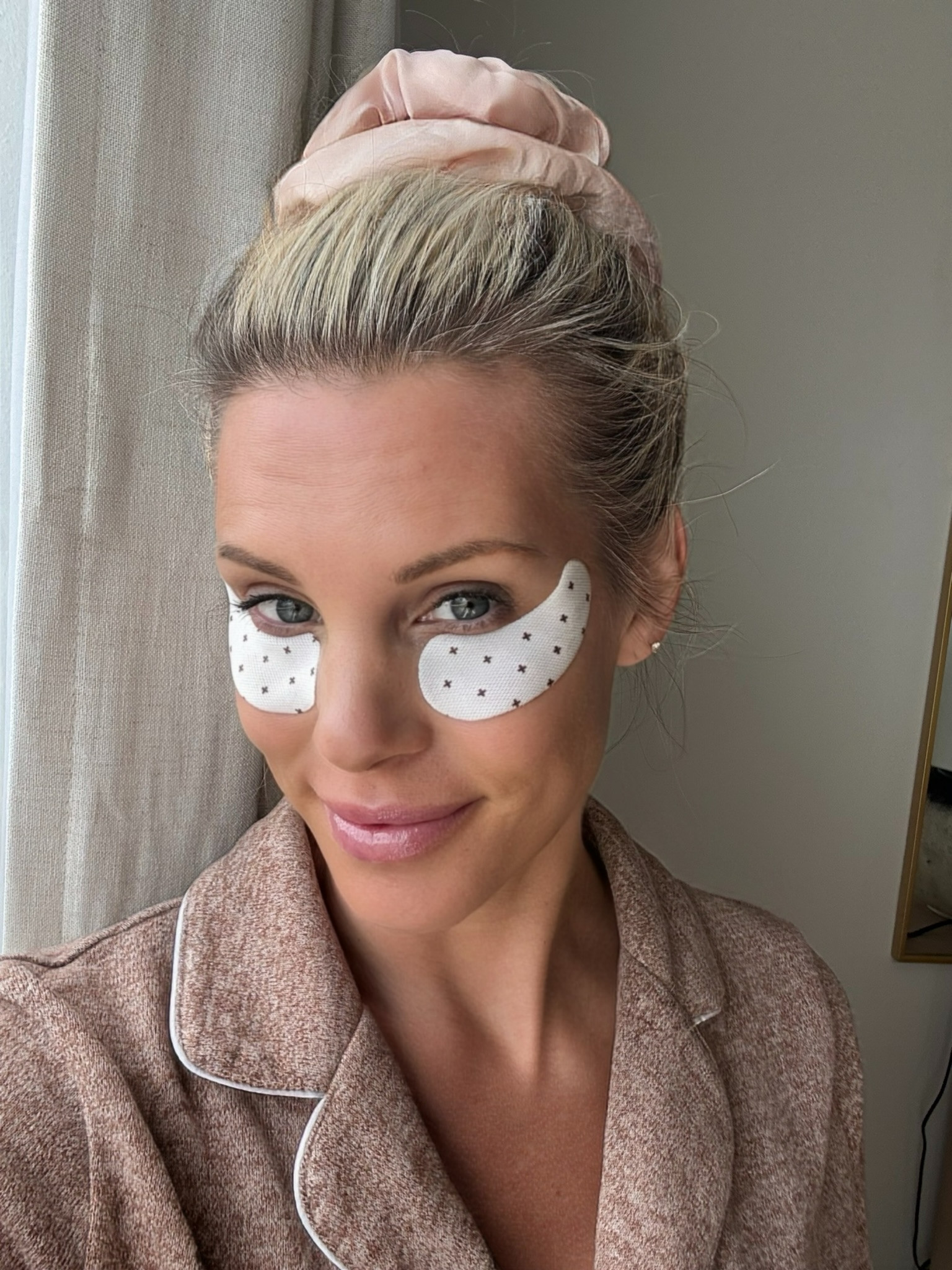 New favorite eye mask alert! 🌟 These eye masks are a must-try. They're perfect for reducing puffiness and adding some much-needed hydration. Plus, the caffeine infusion gives them a refreshing, cooling sensation. Say goodbye to tired eyes 

 #LTKgrwm #LTKmomlife #LTKOver40