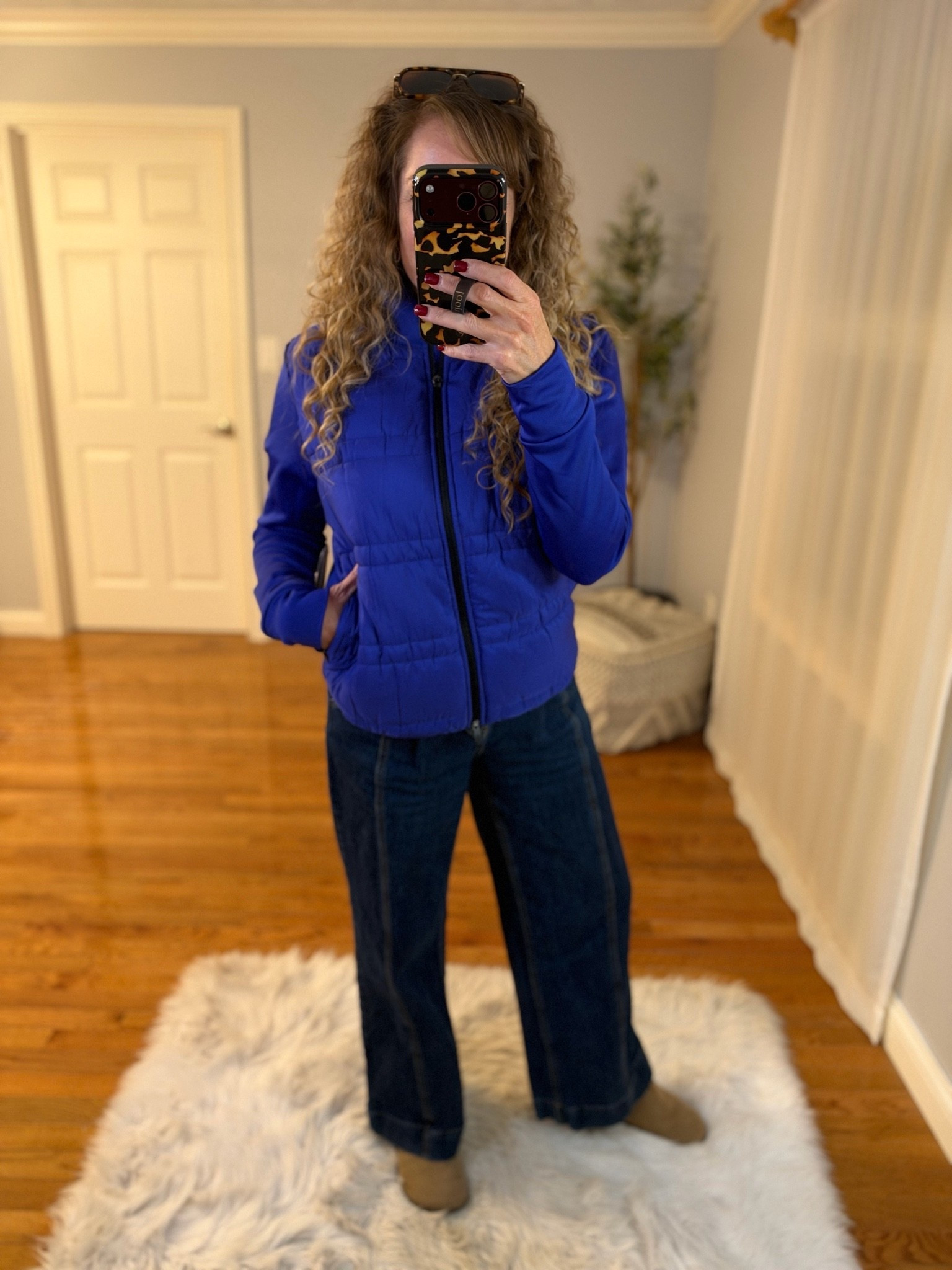 Walmart Avia Women's Hybrid Jacket with Long Sleeves, Sizes XS-XXXL

*jacket- wearing size medium 
*jeans- Walmart last year, linking similar 
Shoes- Walmart last year, linking similar

Over 40 fashion. / game day / fall fashion @Walmart #walmartpartner #walmartstyle @Loopy Cases