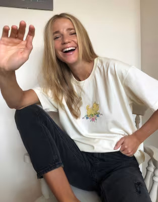 Daisy Street relaxed t-shirt with floral kitten print | ASOS (Global)