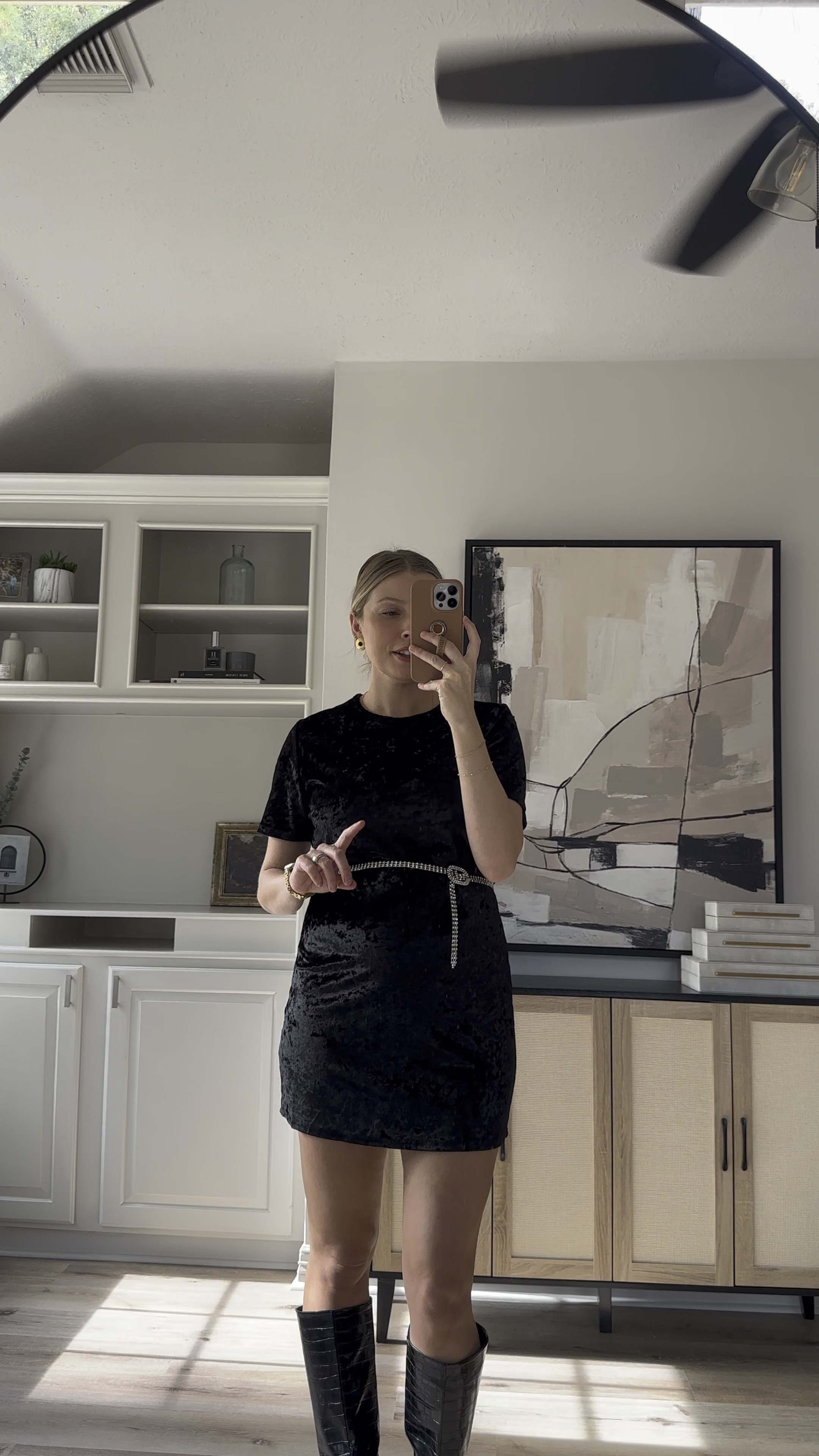 Holiday Outfit | New Years Eve or Christmas Dress-Size M but runs a little small 

#LTKBump #LTKParties #LTKHoliday